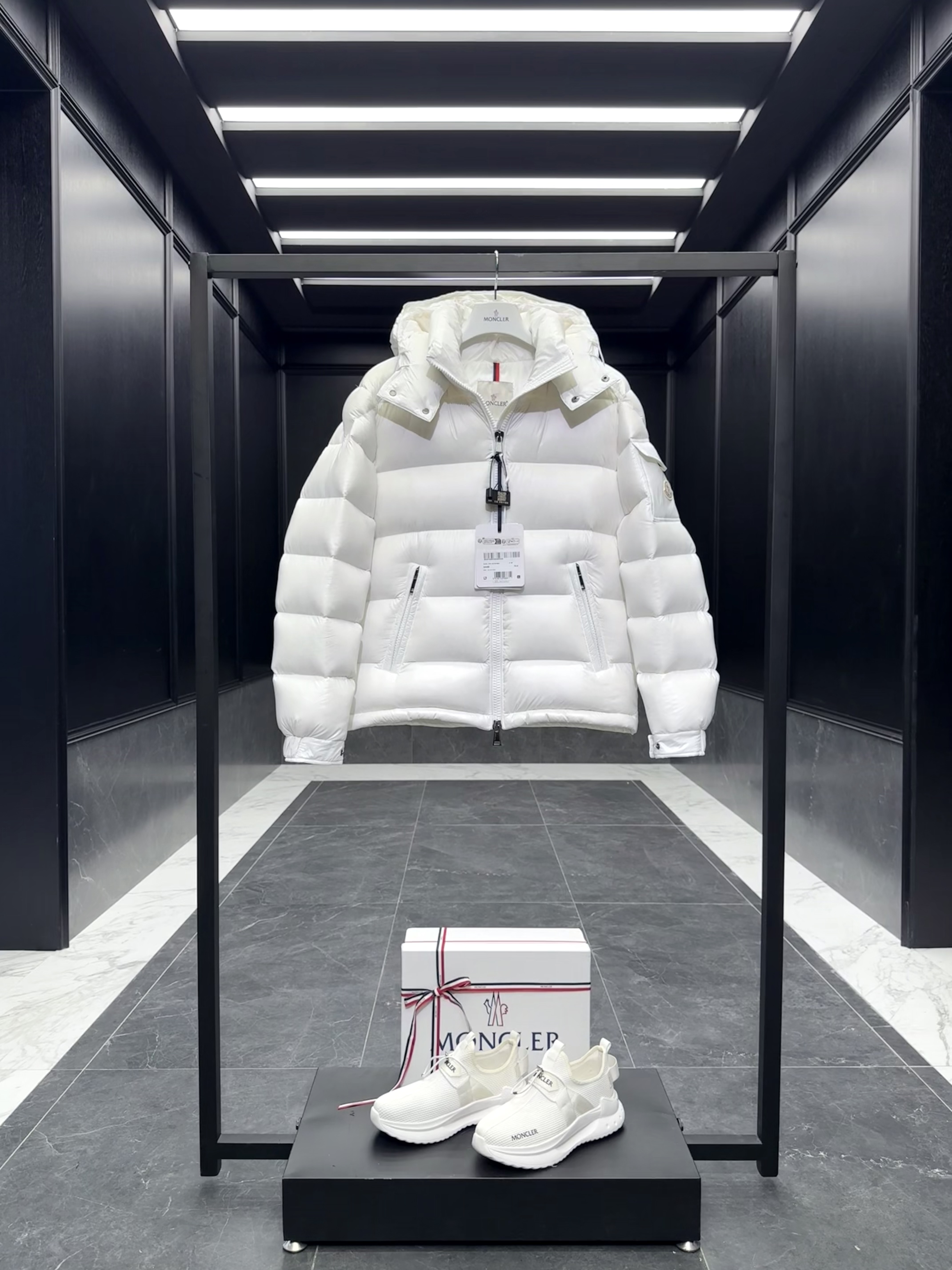 몽클레어 Moncler Maire 다운재킷.