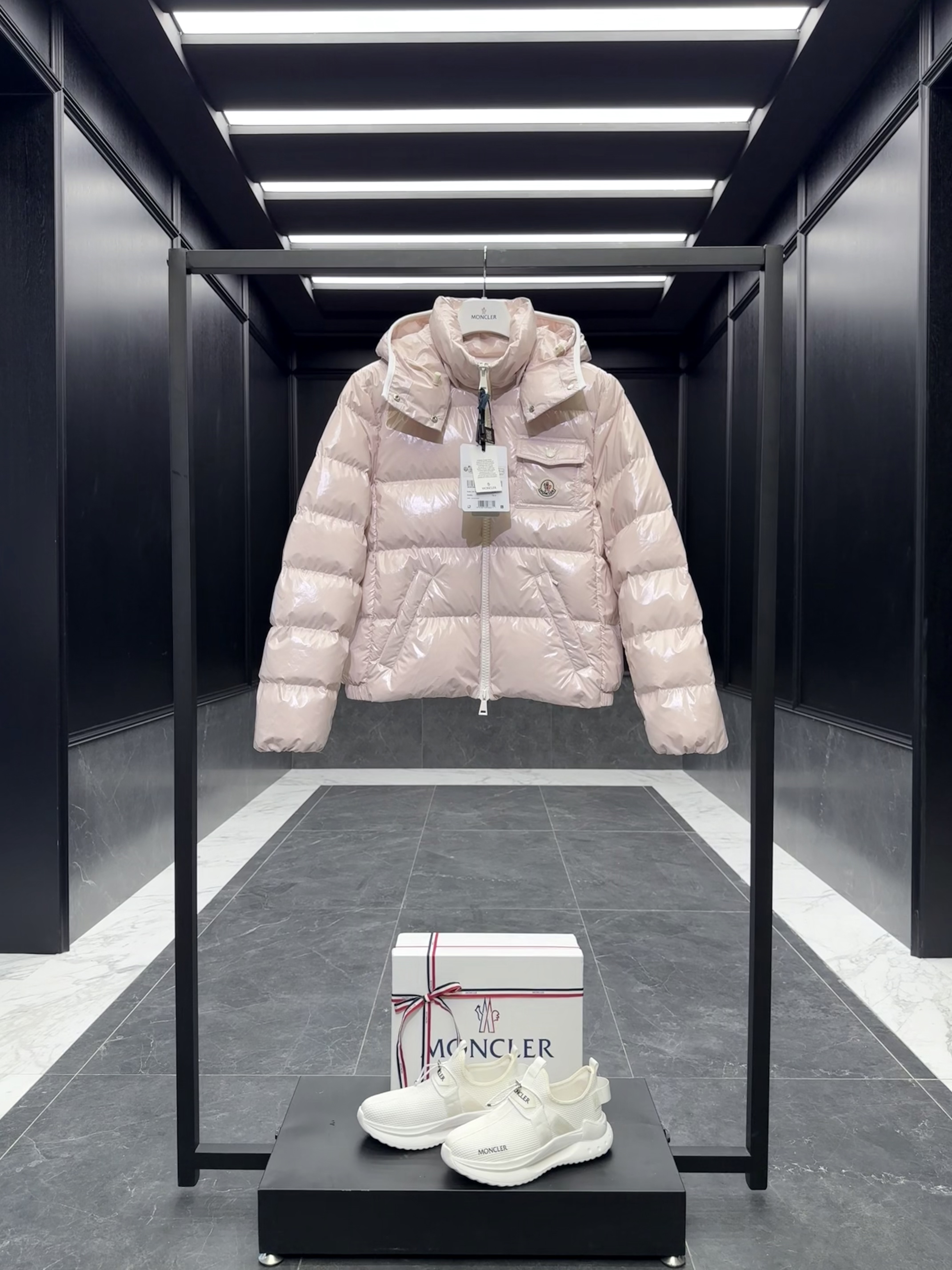 몽클레어 Moncler Andro 다운재킷.