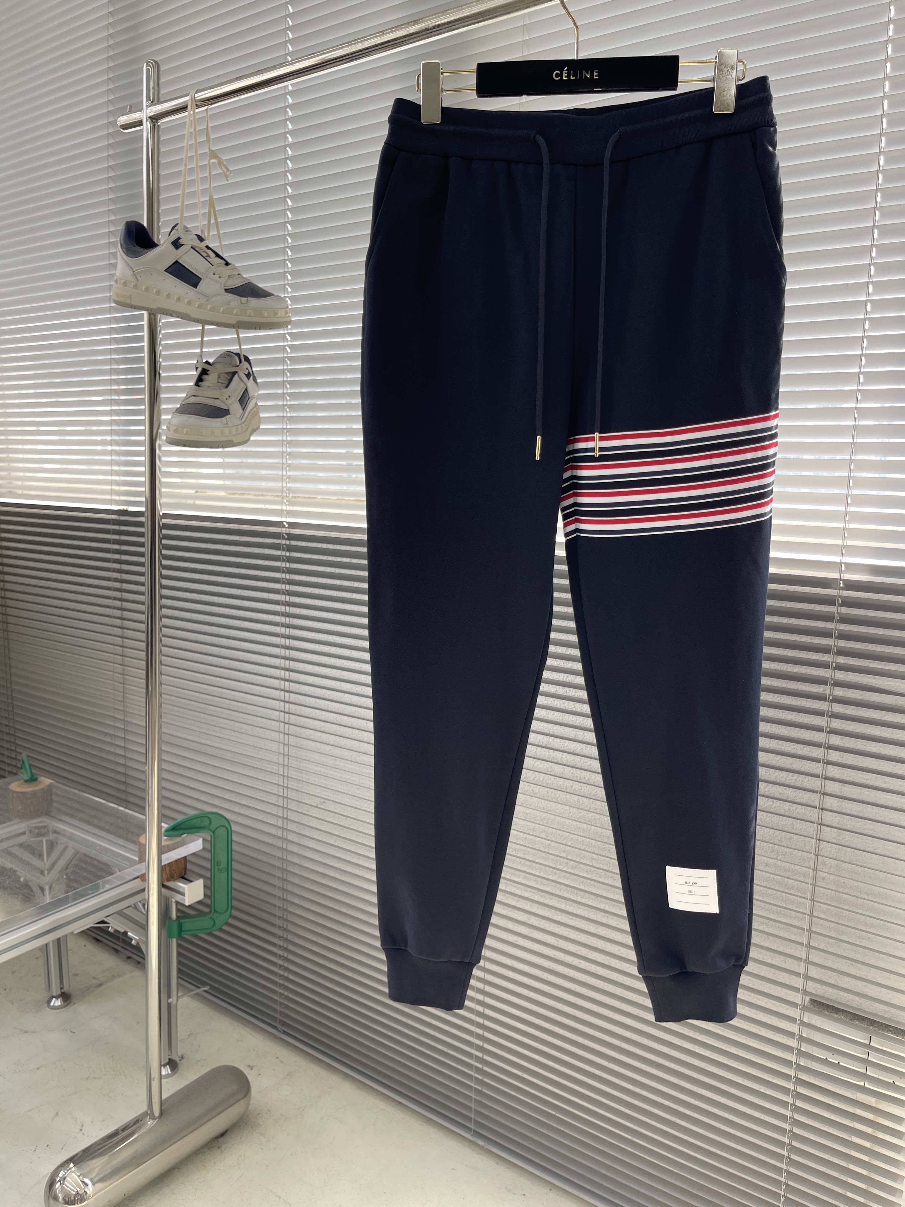 톰브라운 Thom Browne 바지