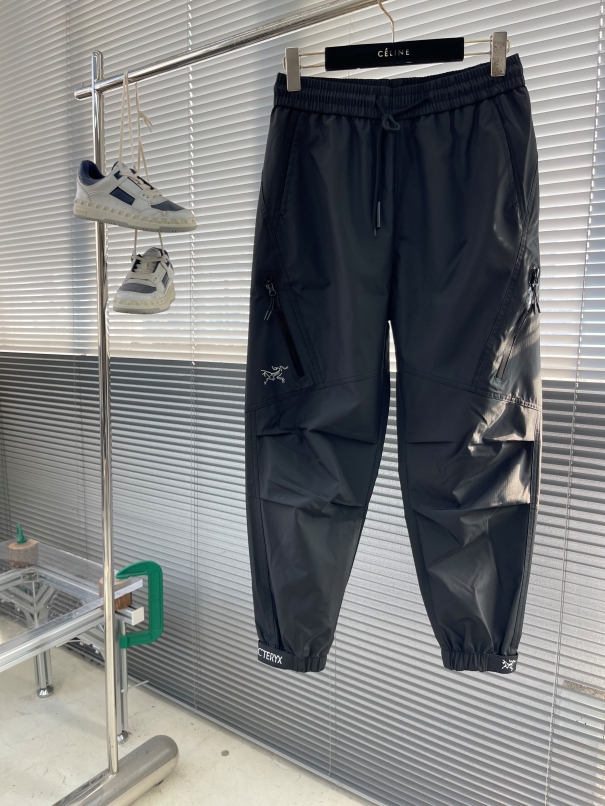 아크테릭스 ARC'TERYX 바지