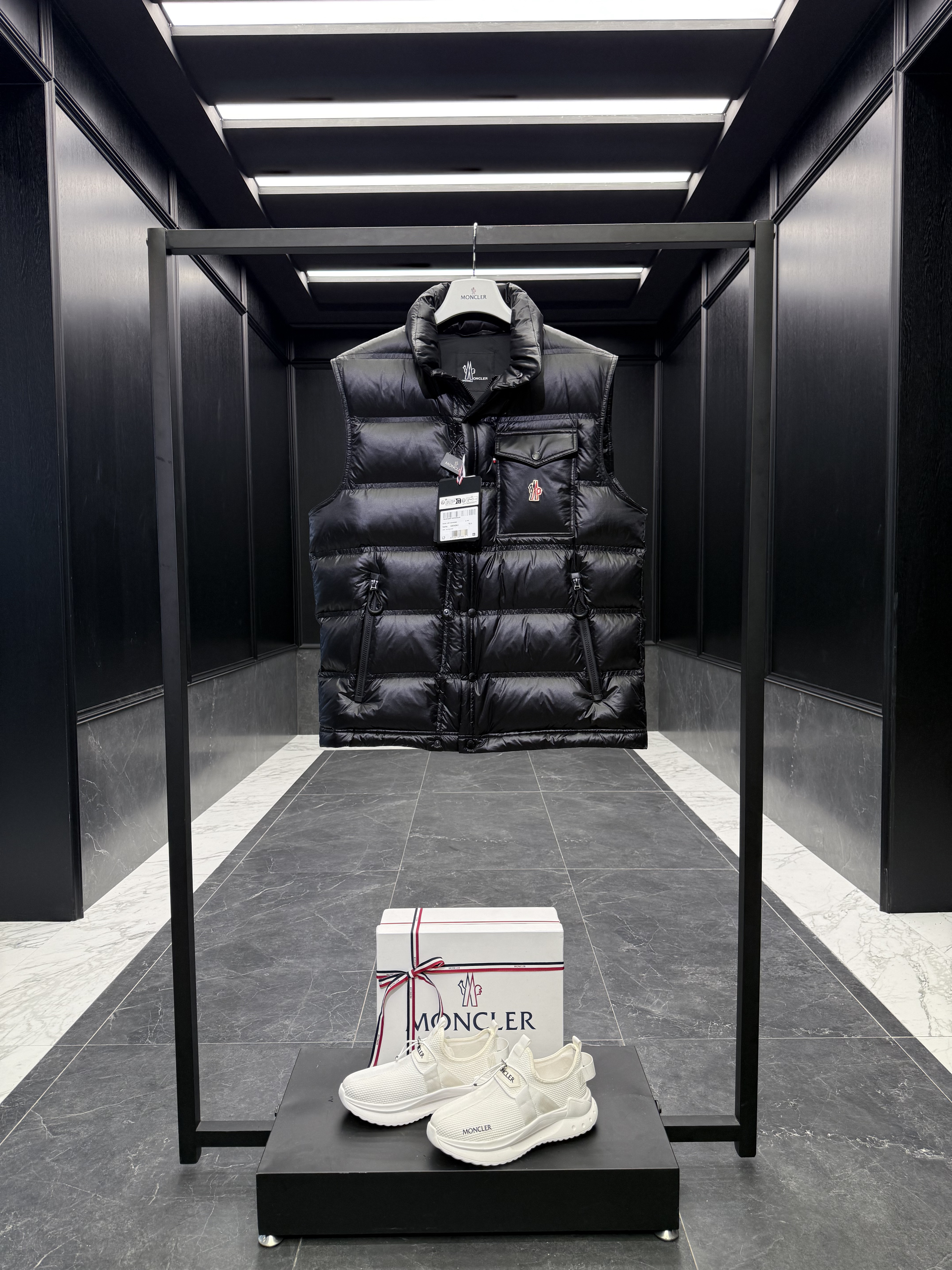 몽클레어 Moncler Nantu  조끼 패딩