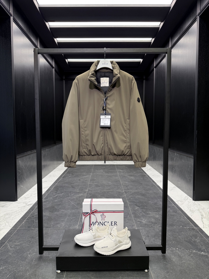 몽클레어 Moncler Luserna 다운재킷