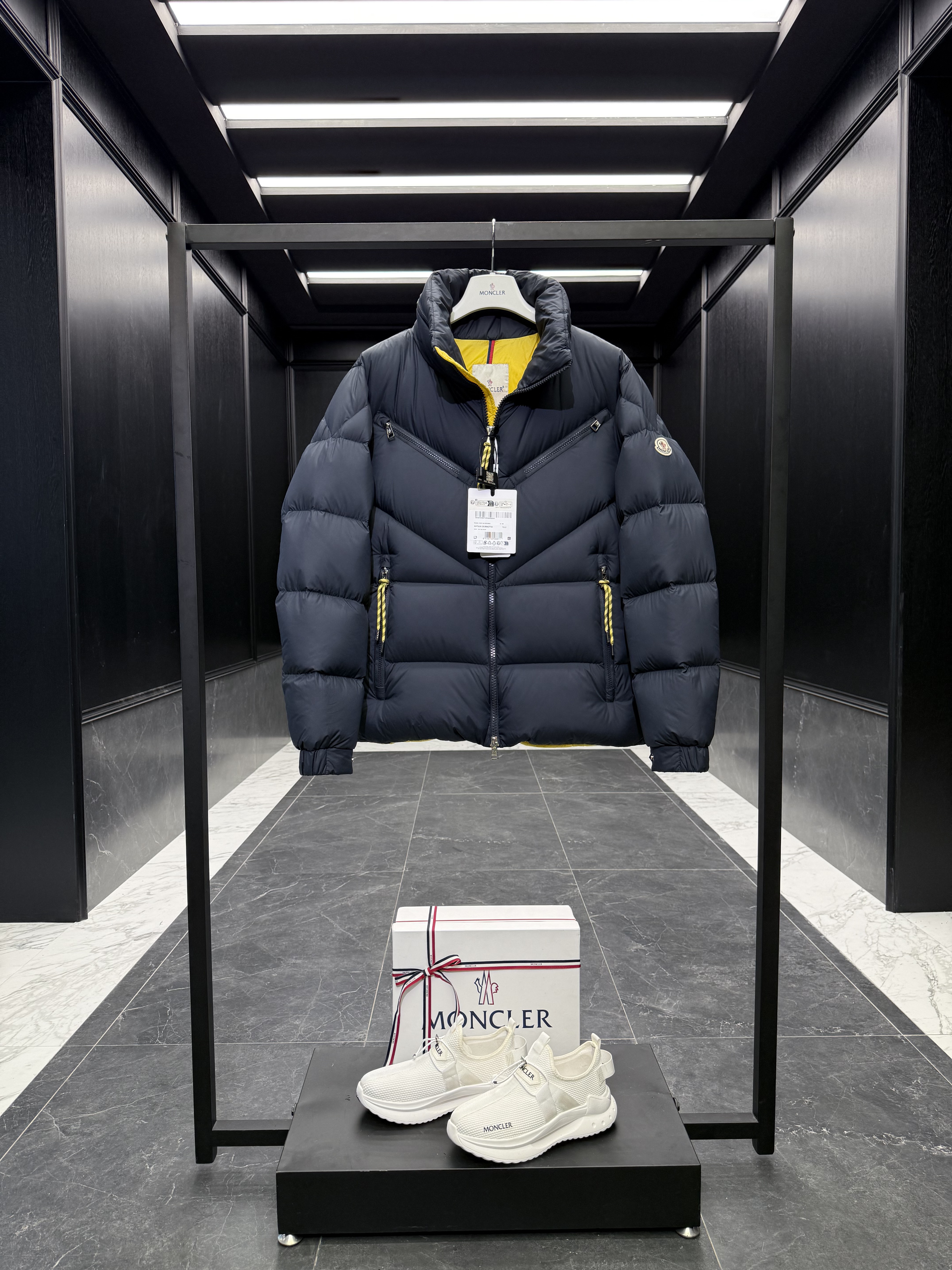 몽클레어 Moncler KATMAI 다운재킷