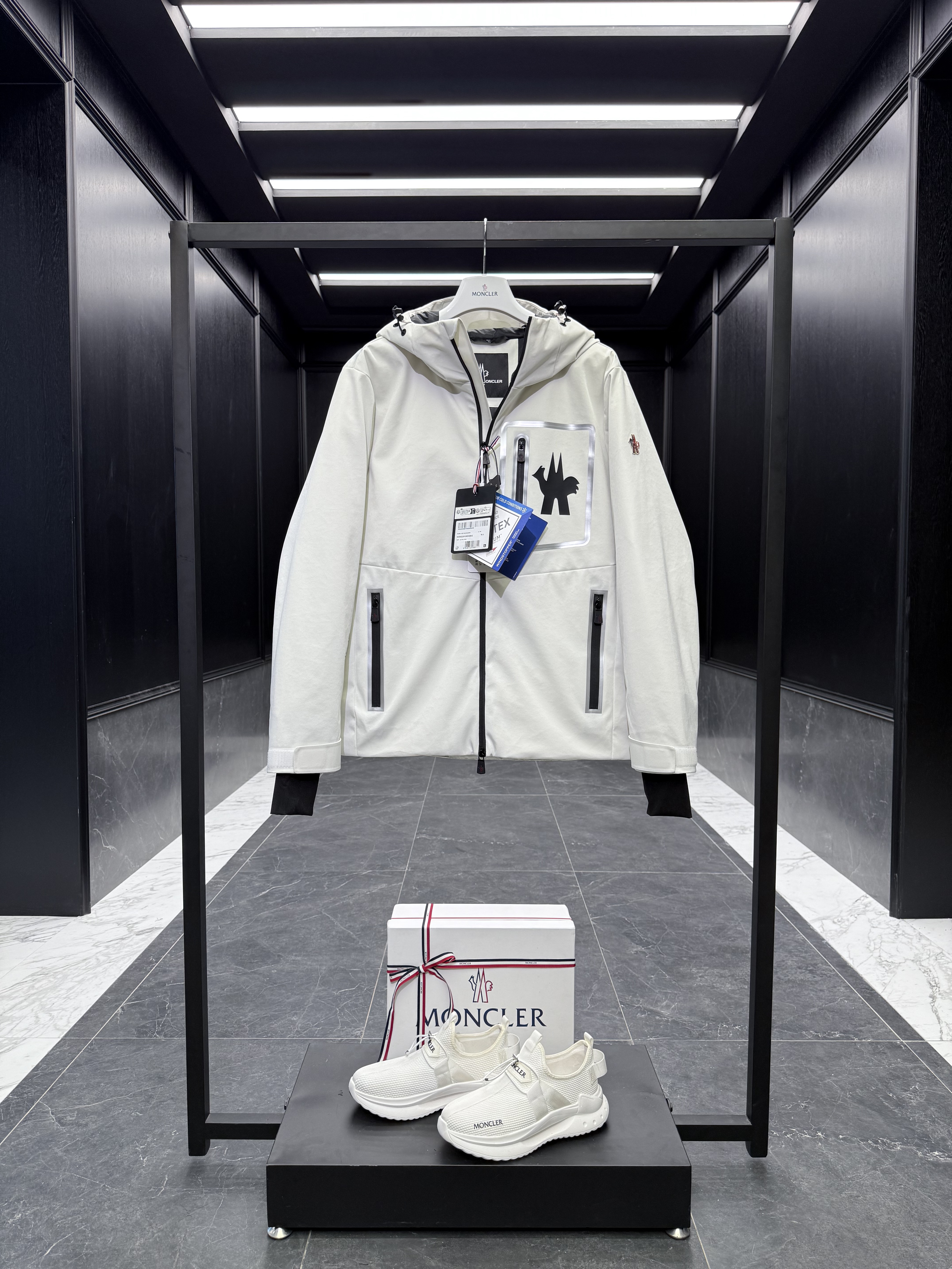 몽클레어 Moncler Grenoble 다운재킷