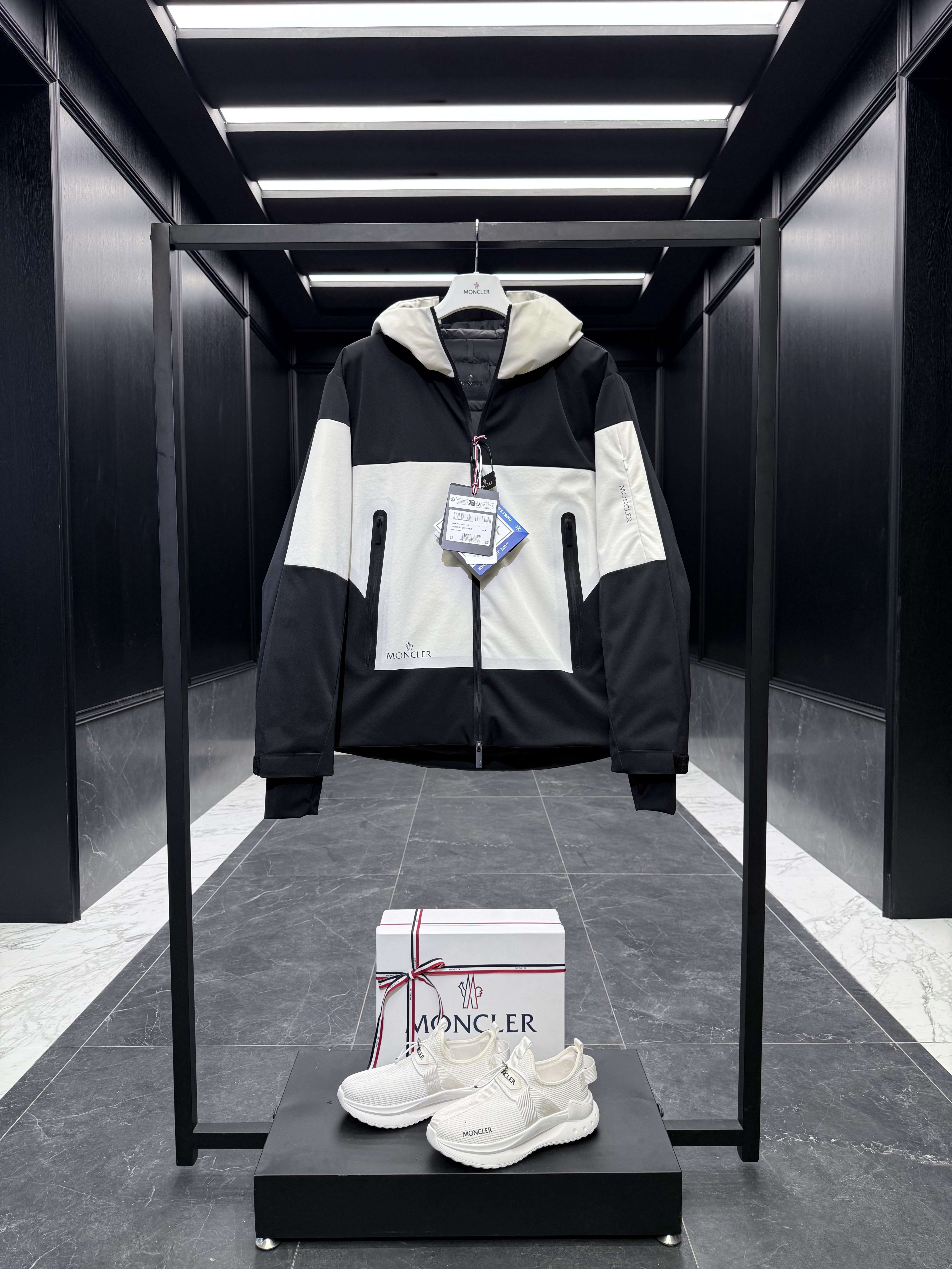 몽클레어 Moncler Grenoble 다운재킷