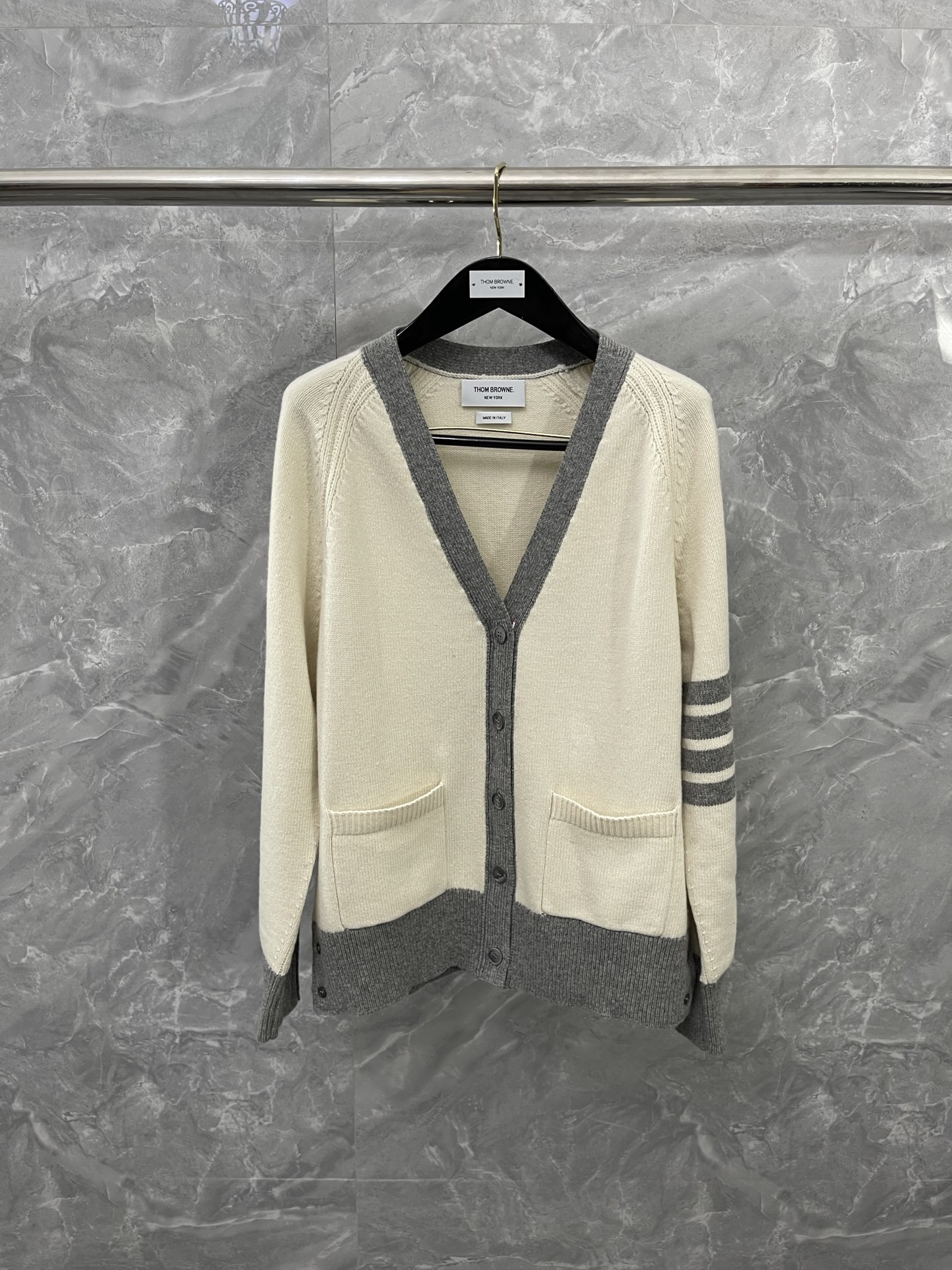 톰브라운 Thom Browne 가디건