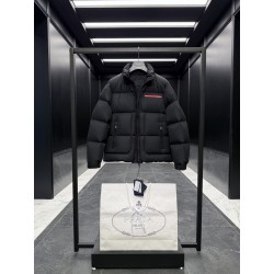 프라다 Prada 다운재킷