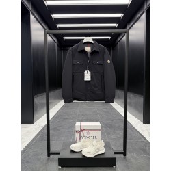 몽클레어 Moncler  Giubbotto 다운재킷