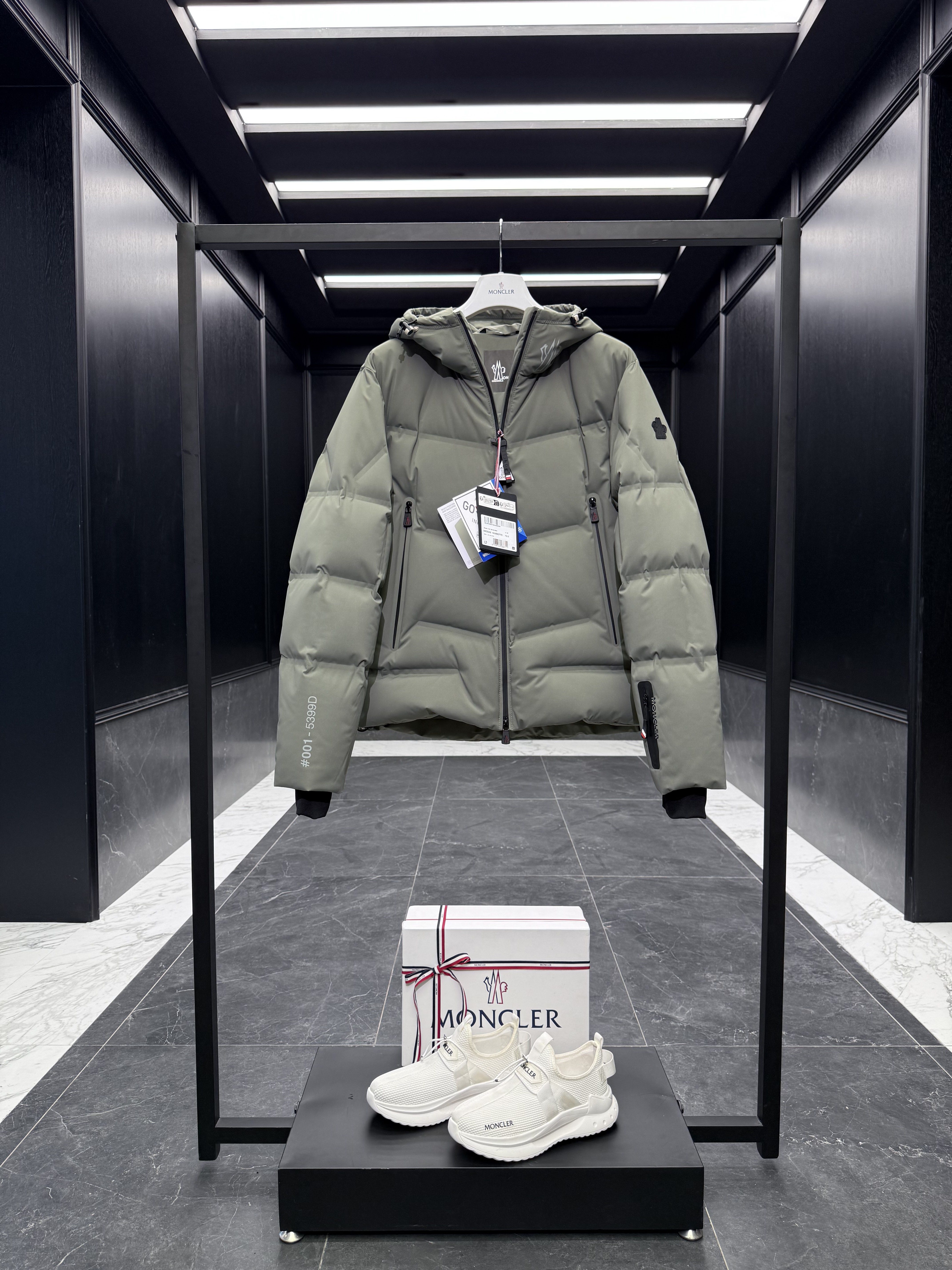 몽클레어 Moncler Arcesaz 다운재킷