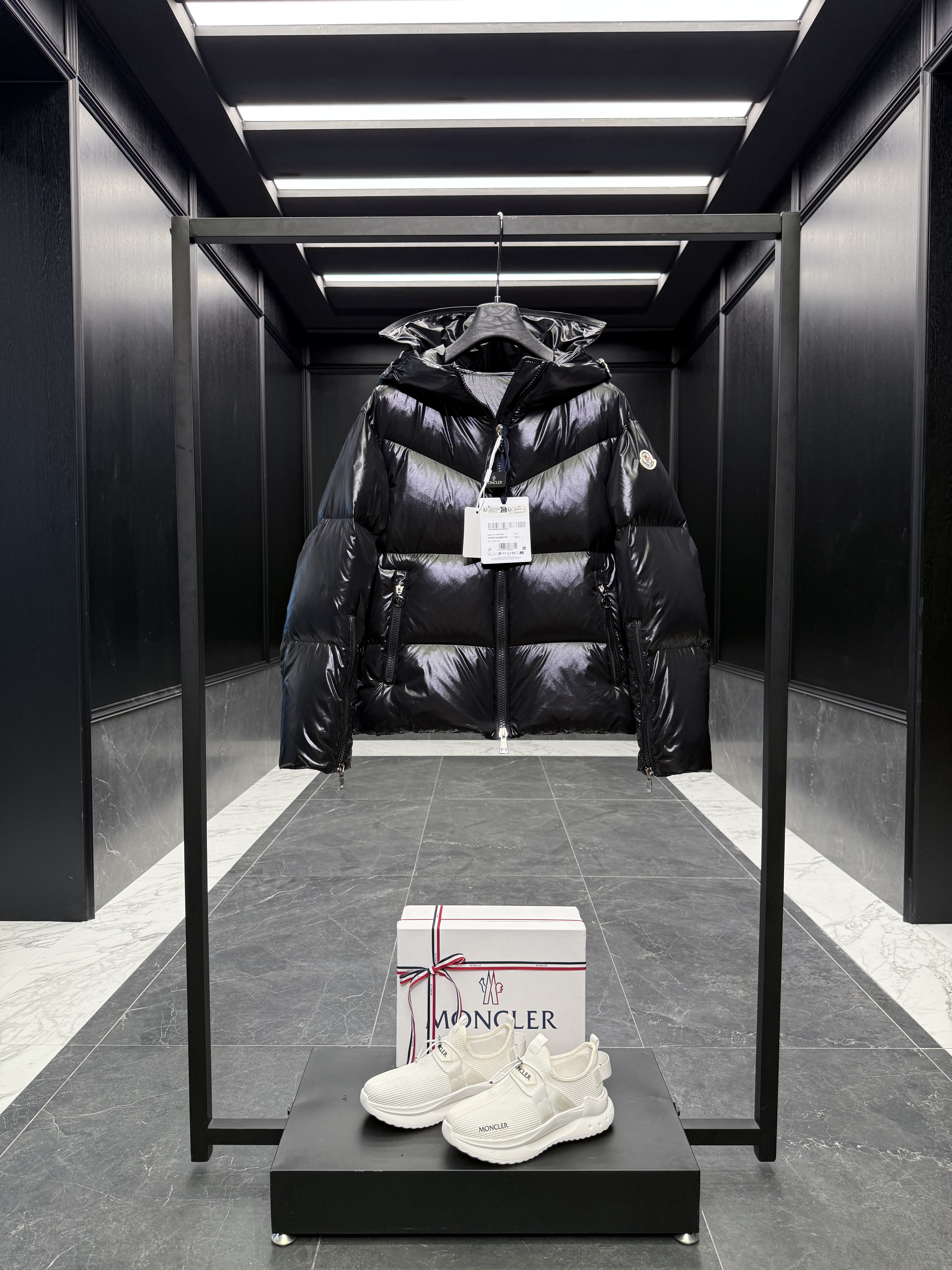 몽클레어 Moncler Huppe    다운재킷