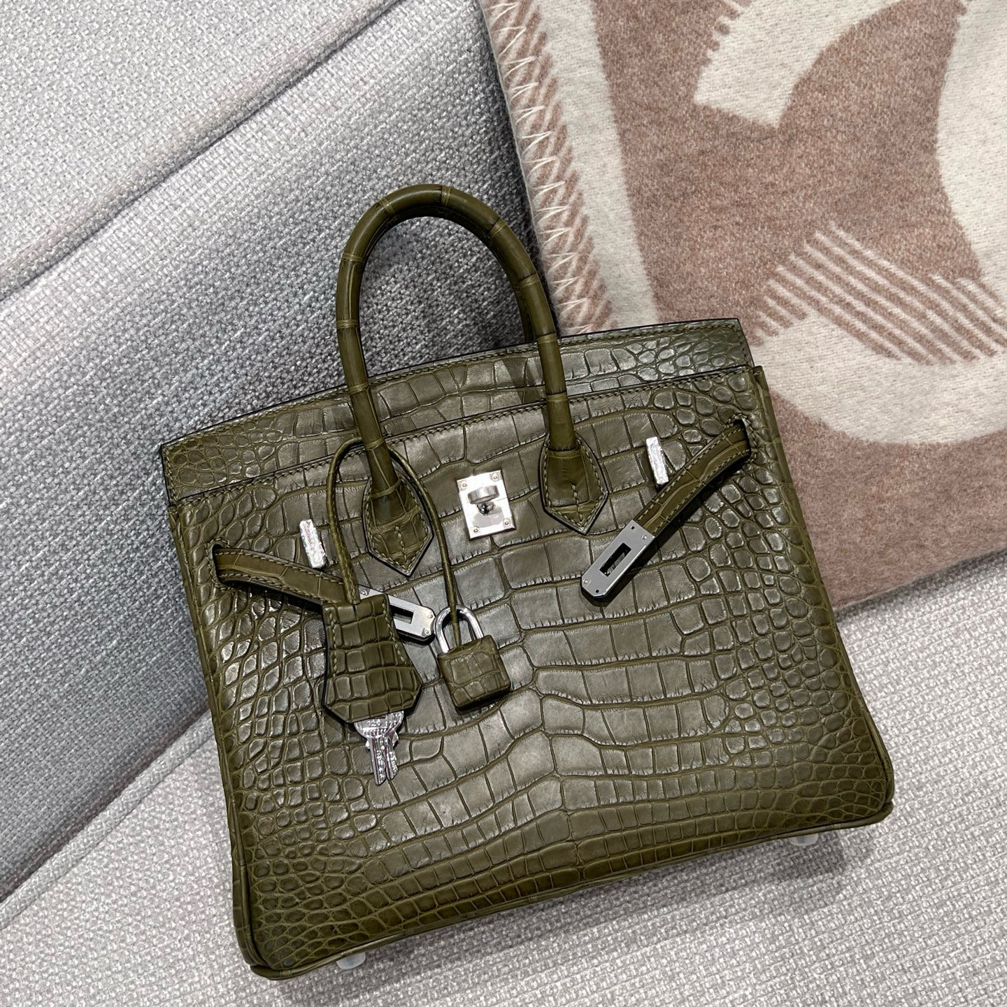 에르메스 Hermes Birkin 25cm Hcp Alligator 61 Olive Green/silver