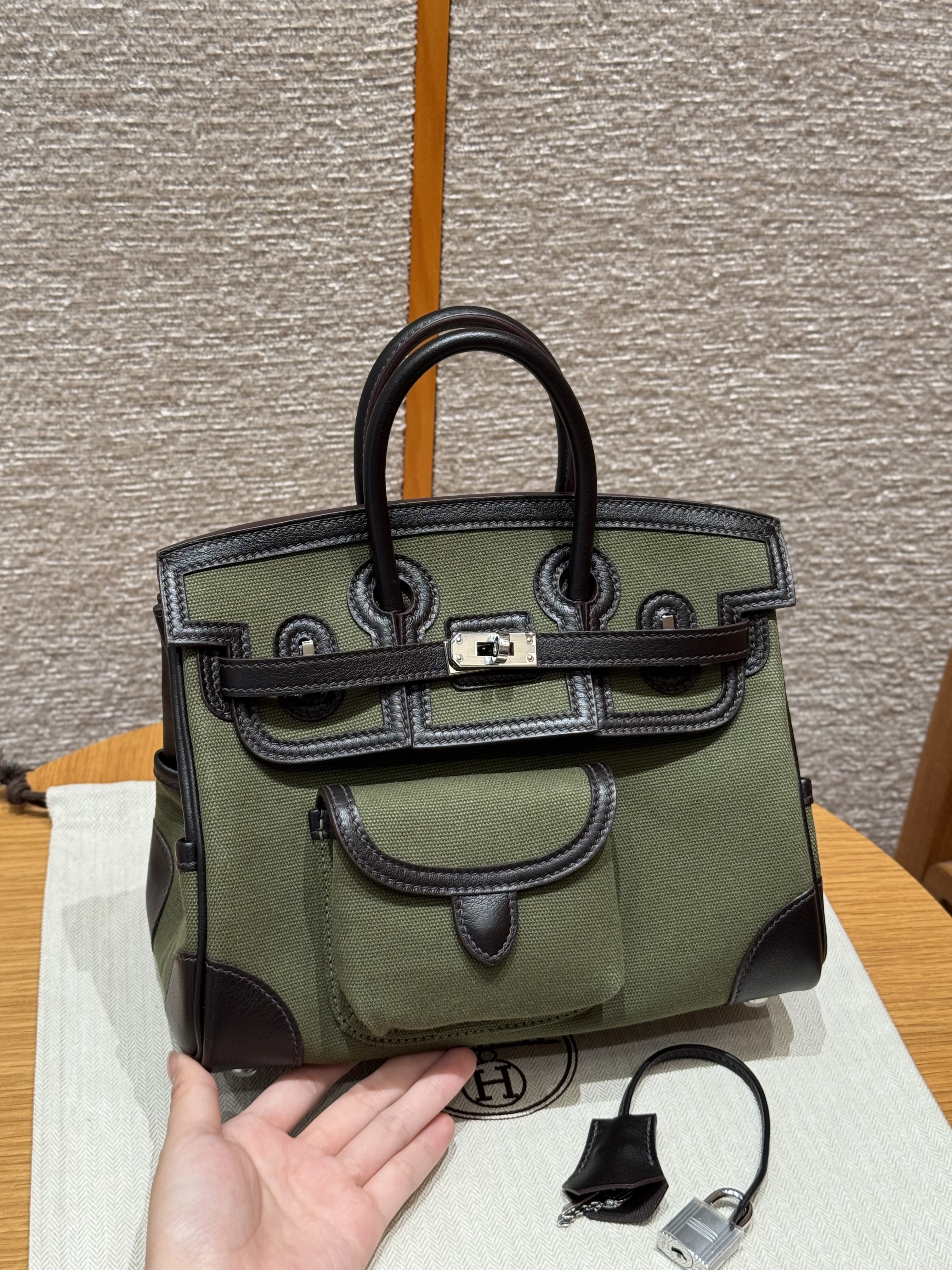 에르메스 Hermes Birkin Cargo 25cm Canvas and Swift O0 Dark Bronze and 46 Ebene/silver