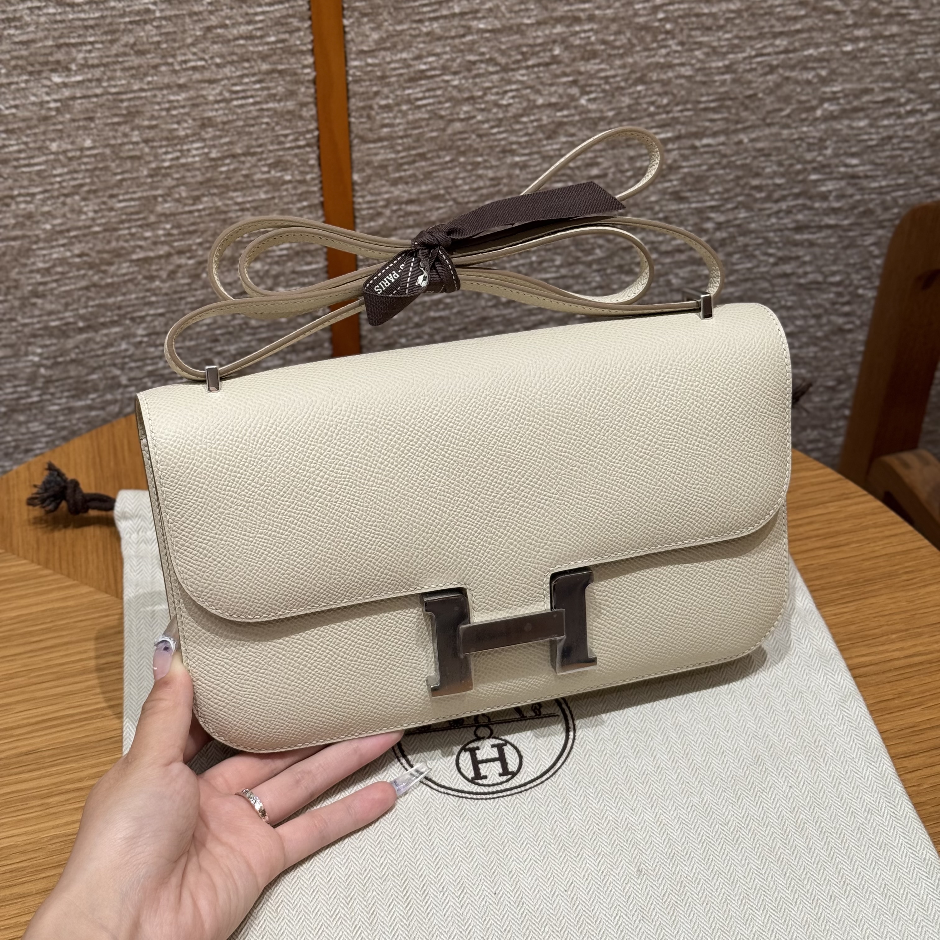 에르메스 Hermes Constance Elan 24cm Epsom 8L Beton/silver