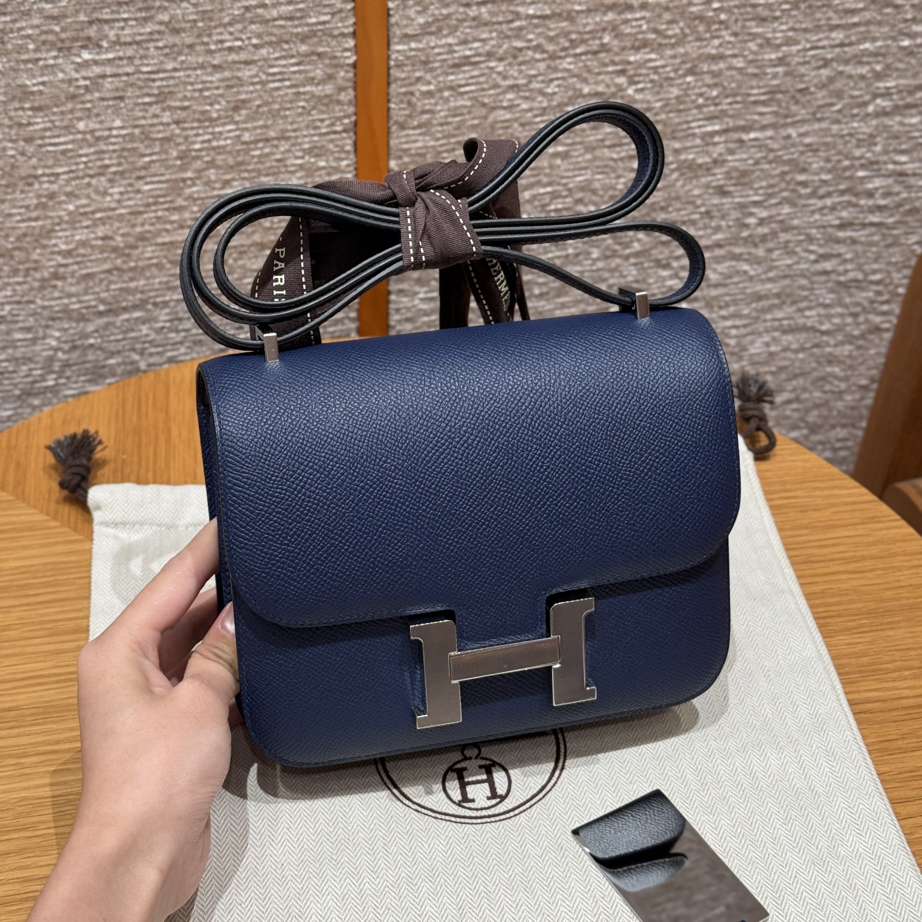 에르메스 Hermes Constance with mirror 19cm Epsom P5 Blue Tie/silver