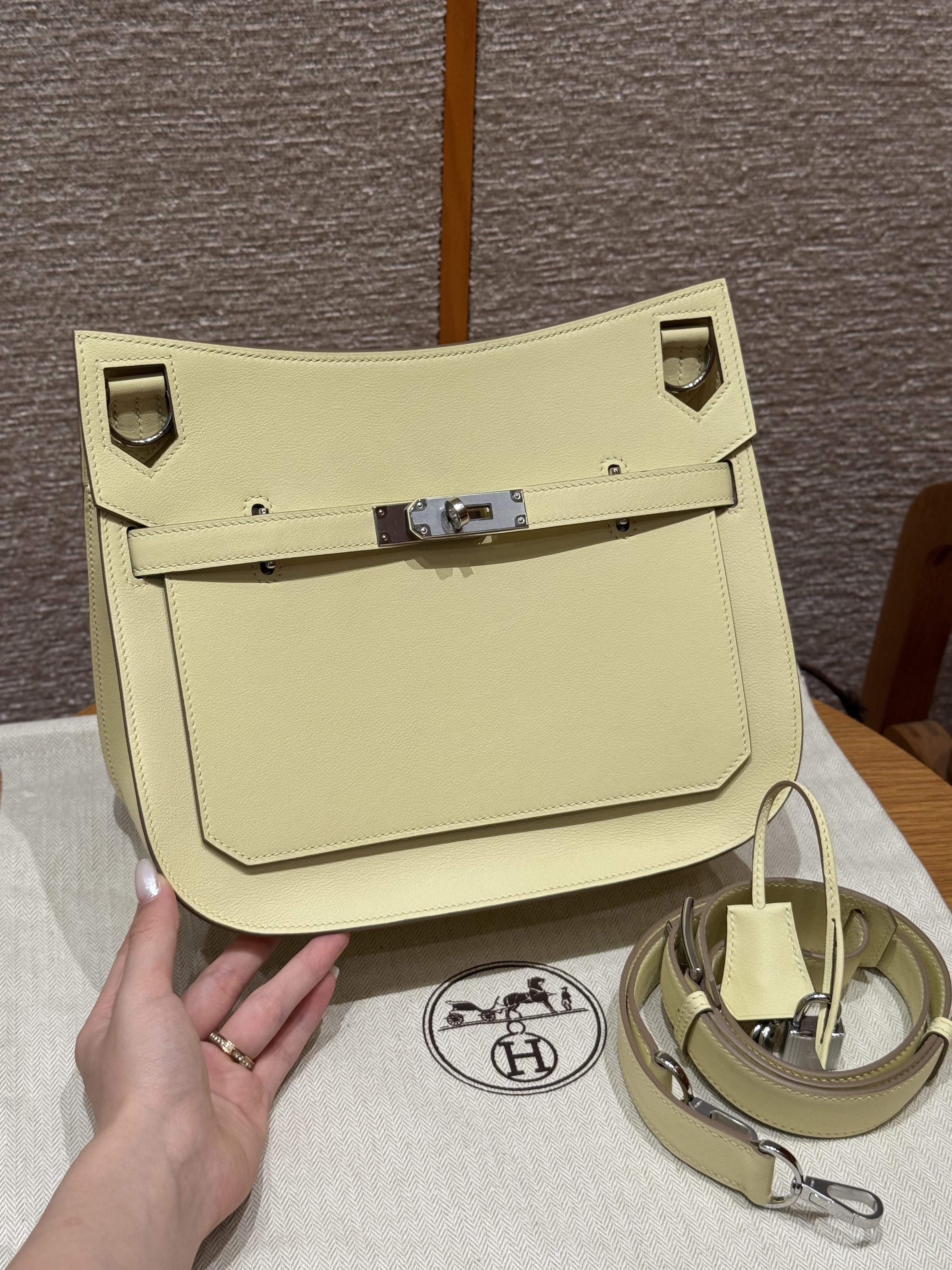 에르메스 Hermes Jypsiere 28cm Swift i8 Jaune Milto/silver