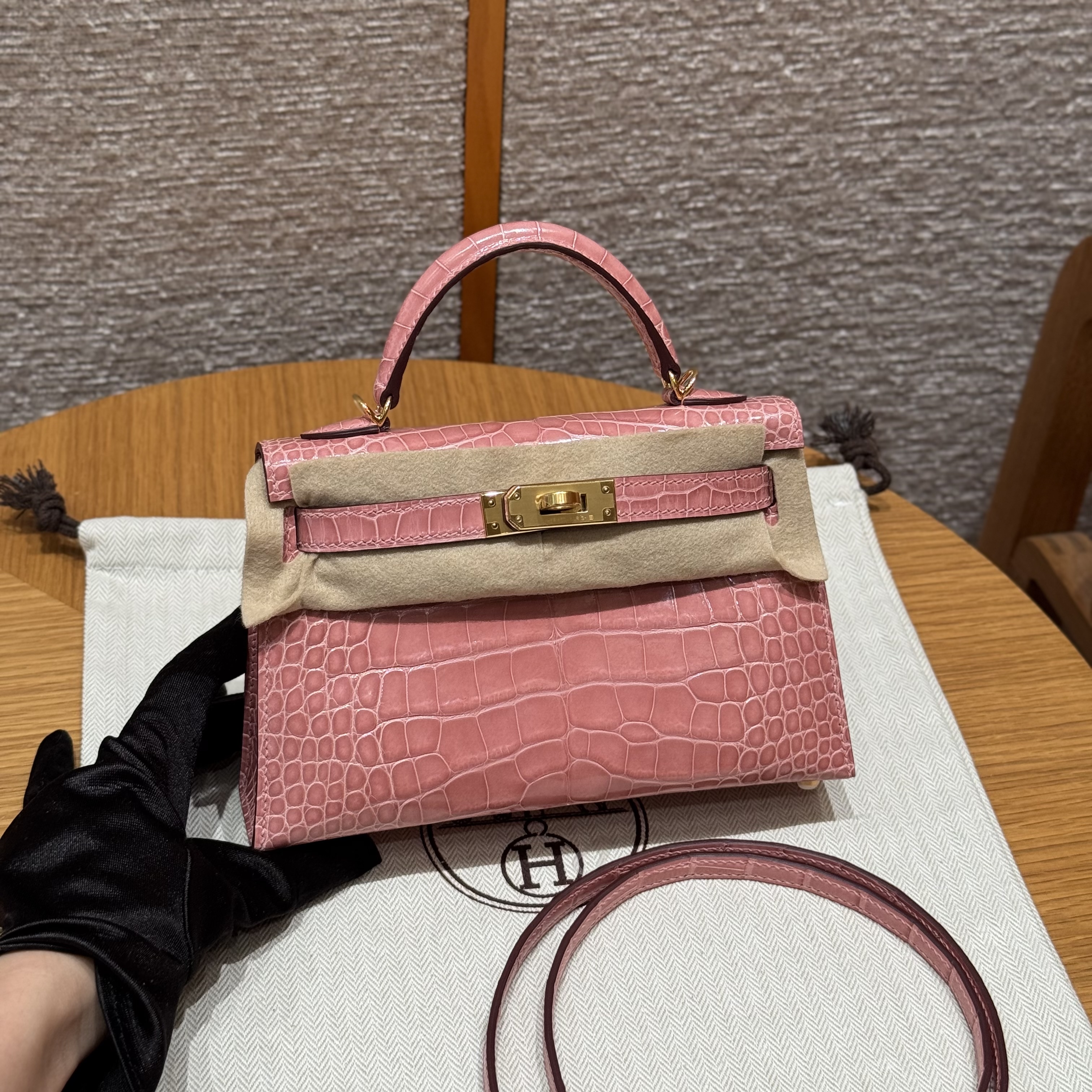 에르메스 Hermes Mini Kelly 19cm Bright America Alligator 1Q Rose confetti/gold
