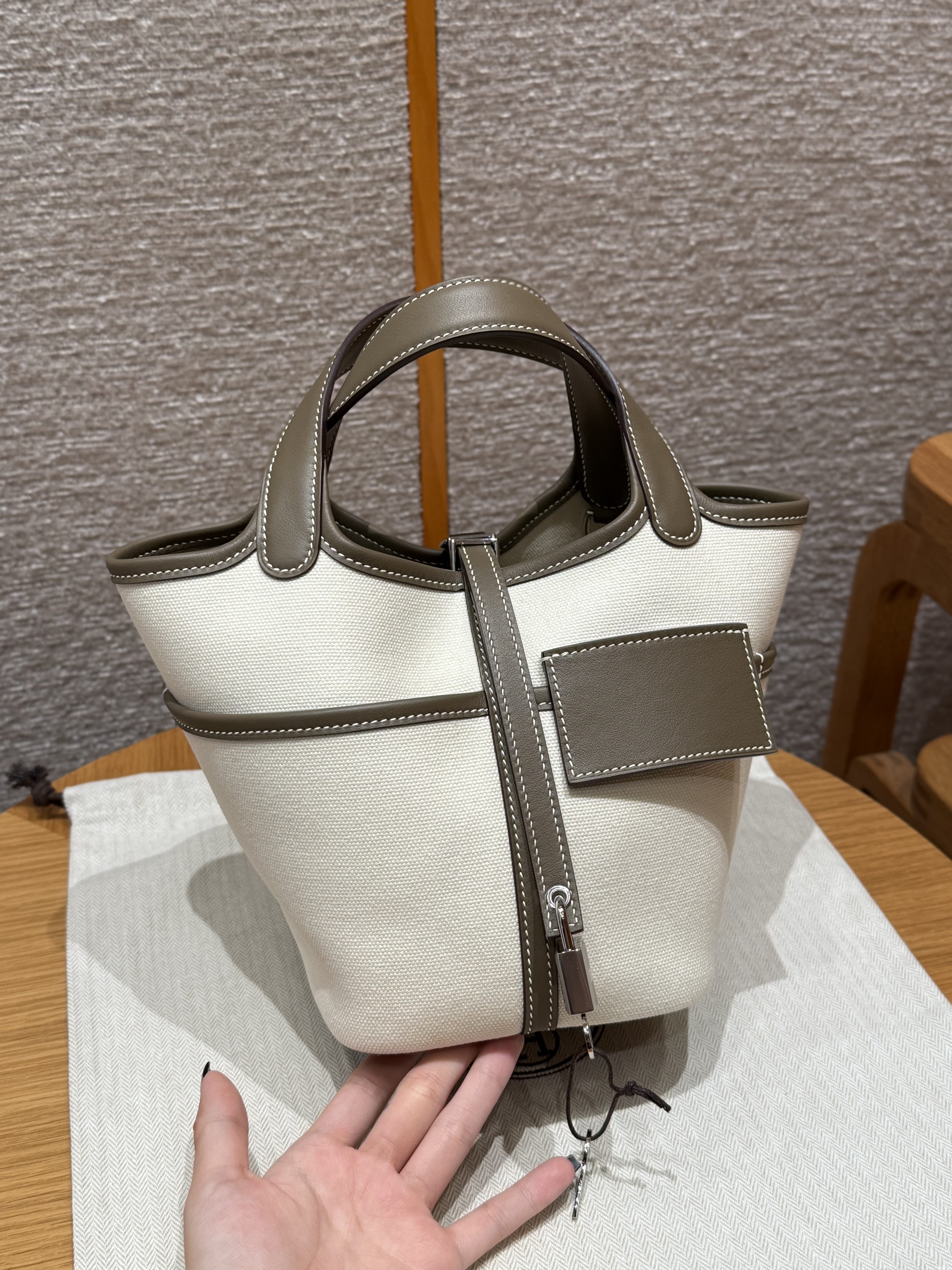 에르메스 Hermes Picotin Cargo 18cm Swift and Canvas i2 Nata and 18 Etoupe/silver