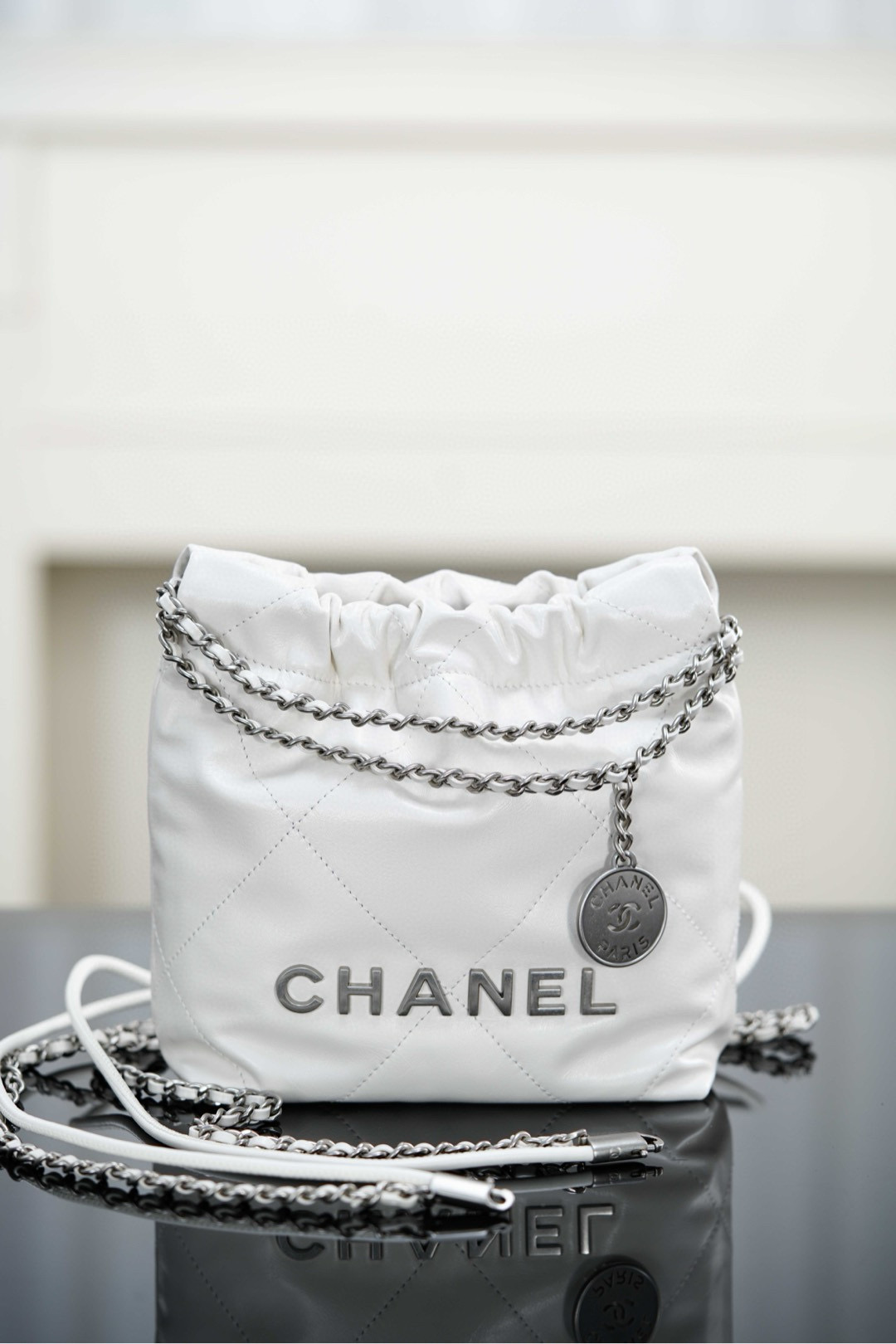 샤넬 Chanel 22P 22Mini Handbag AS3980 White silver 19cm