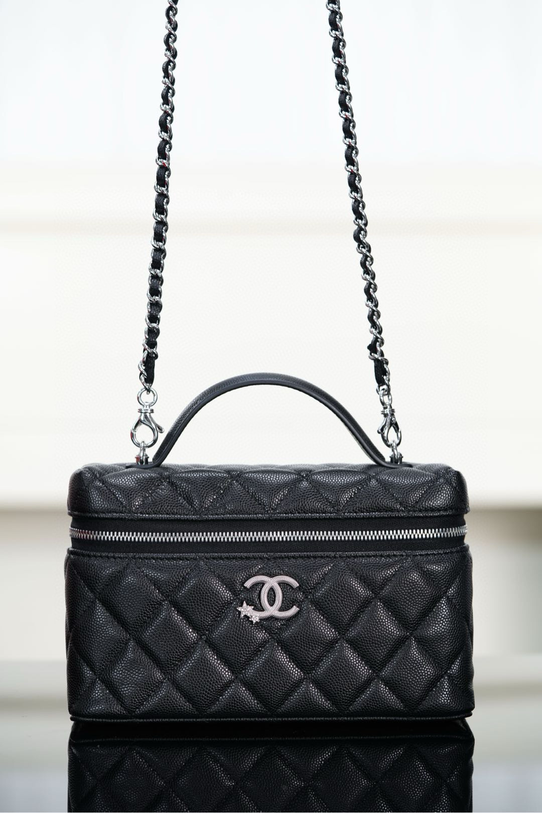 샤넬 Chanel 25B AP4854 Vanity with Chain Black 19.5cm