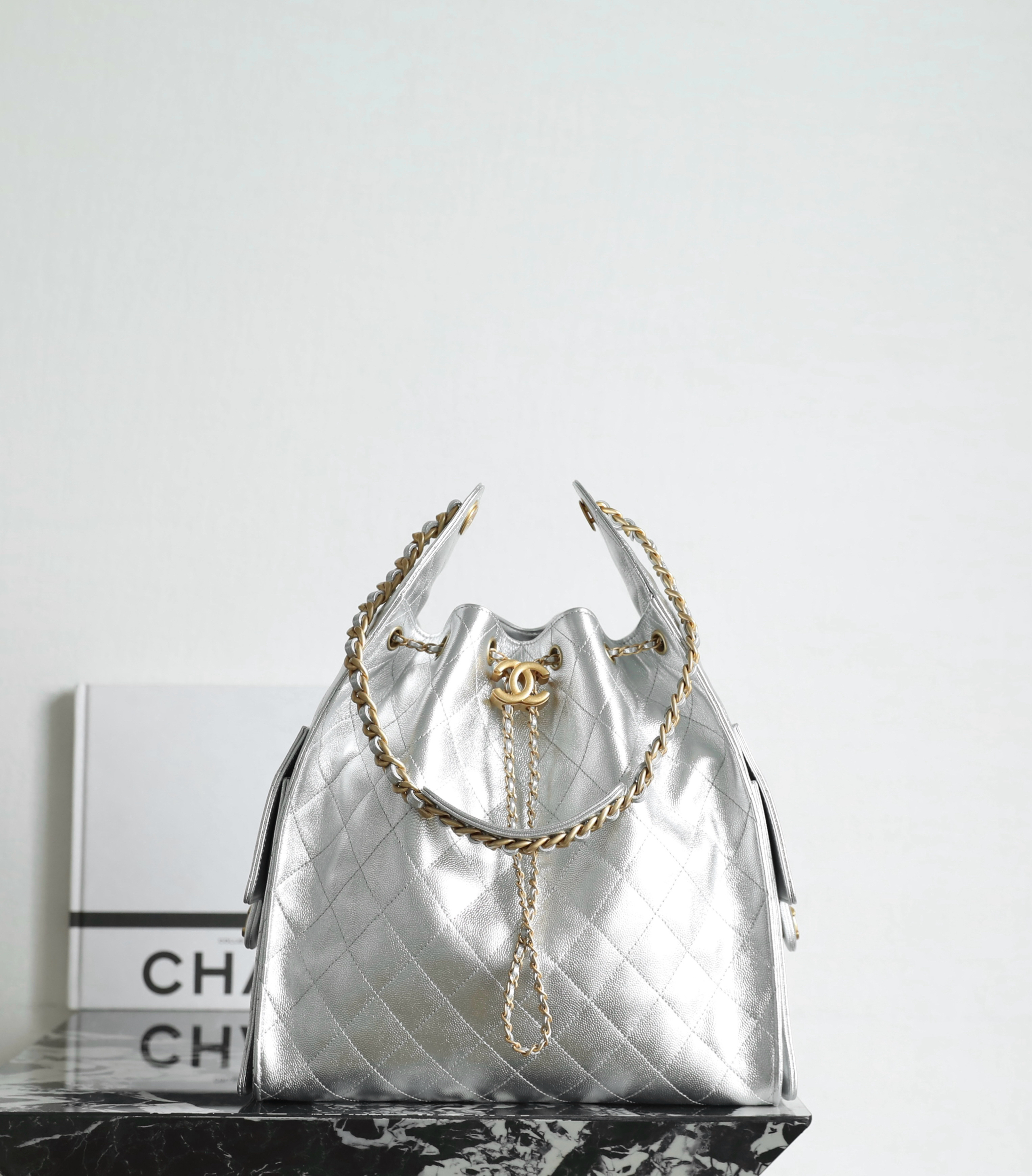 샤넬 CHANEL 25c AS5311 25Medium Handbag C-502 silver  30cm