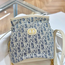 디올 Dior 30 Montaigne Mini Bucket Bag with Drawstring Blue Oblique Chambray 16cm