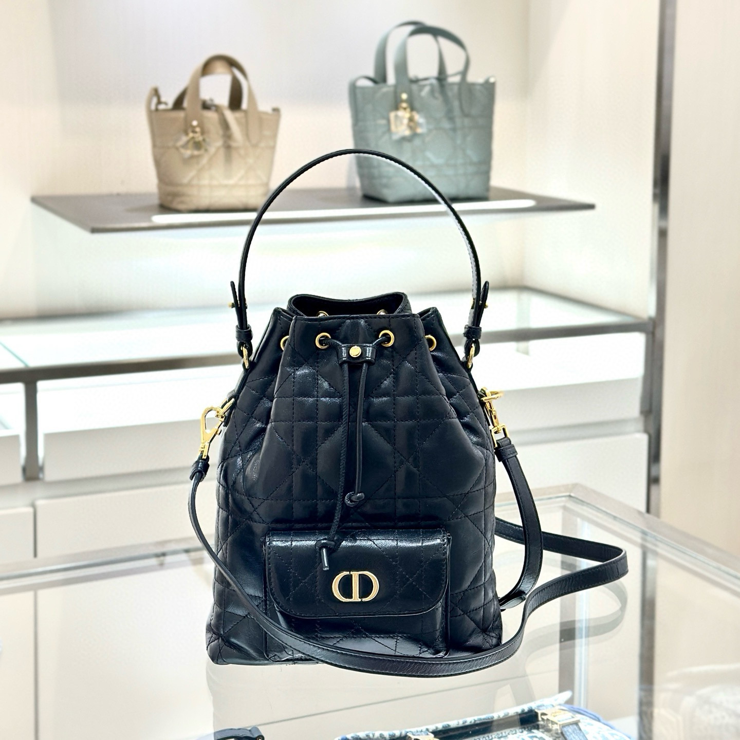 디올 Dior Small Dior Caro Bucket Bag Black 20cm