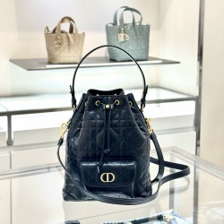 디올 Dior Small Dior Caro Bucket Bag Black 20cm