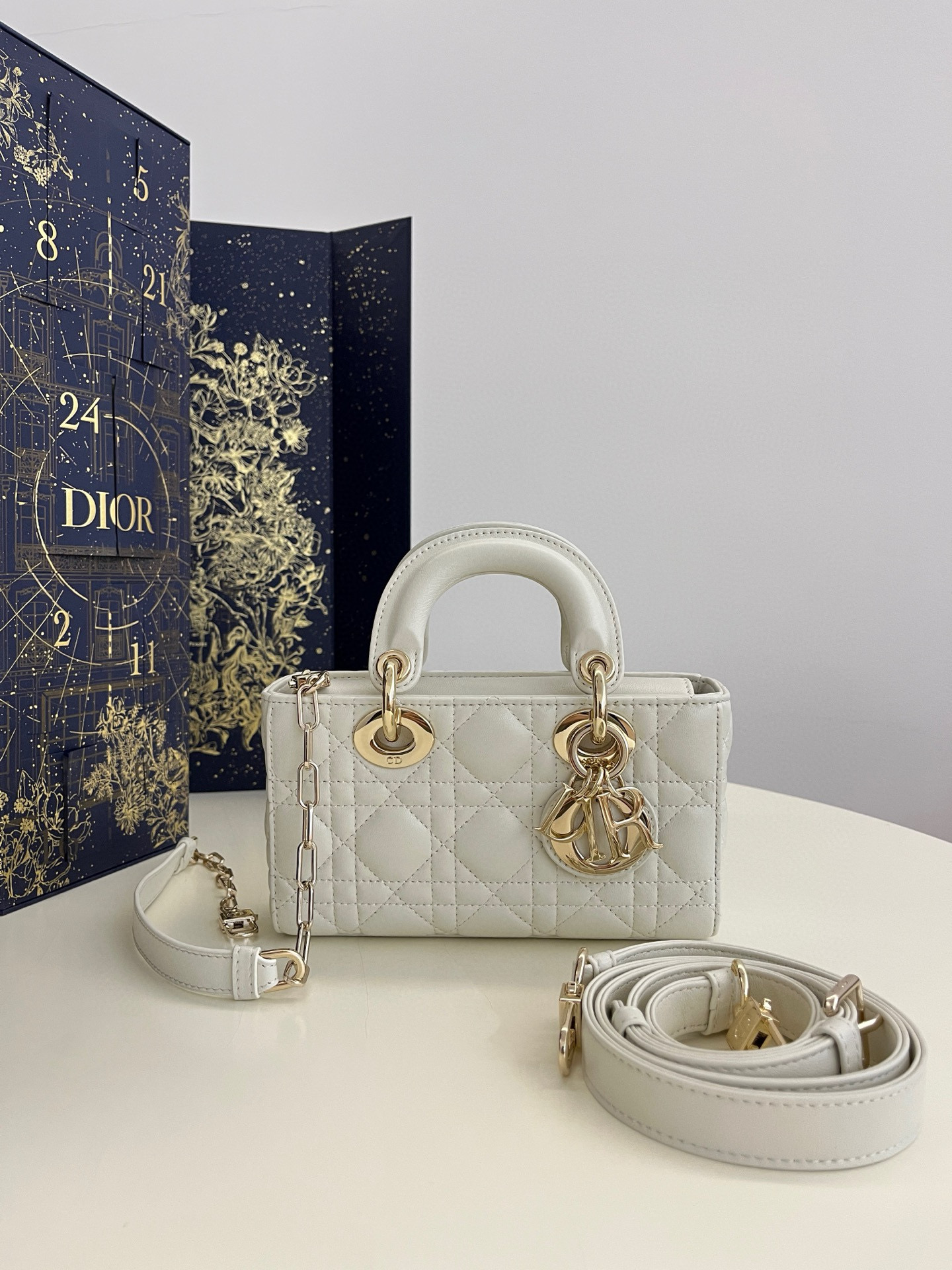 디올 Dior Mini Lady D-Joy Bag White 19cm