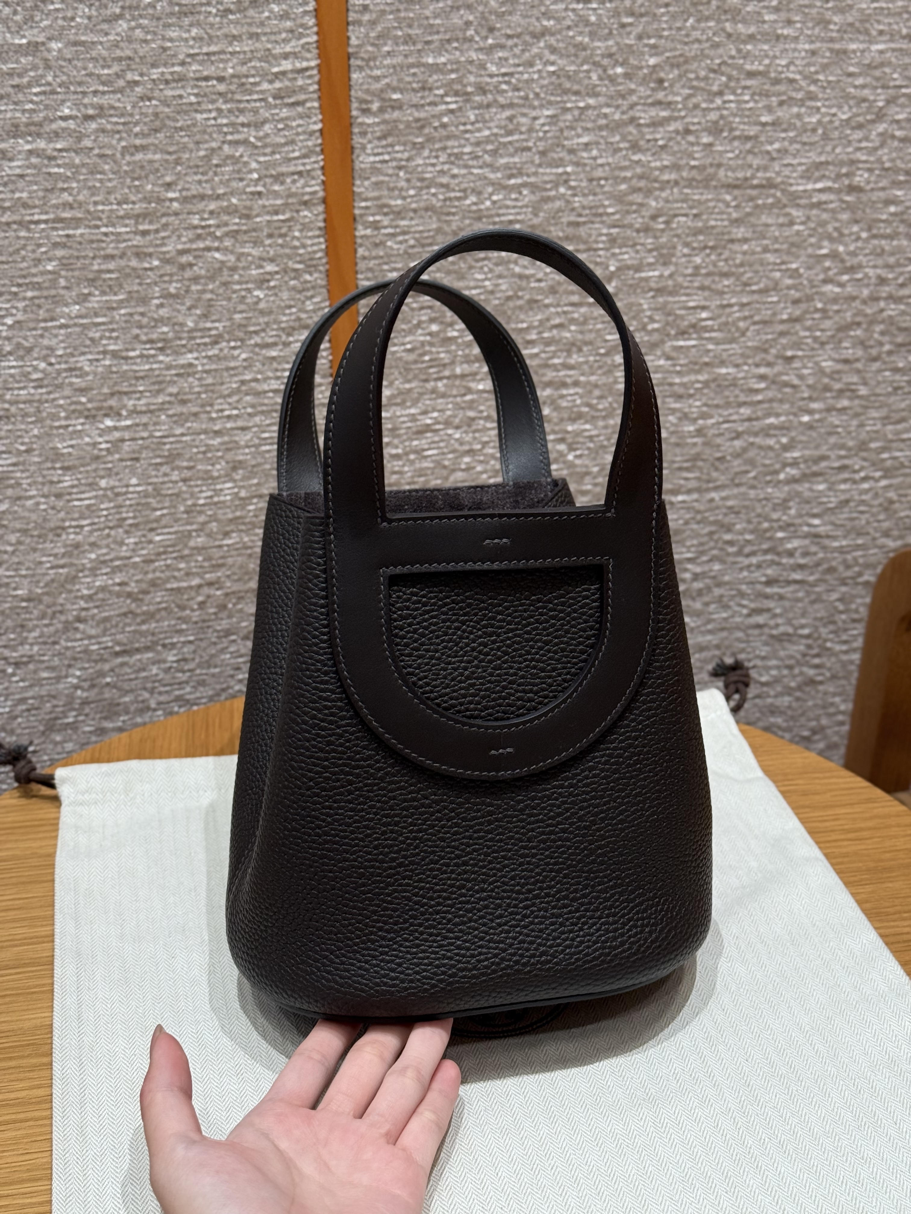 에르메스 Hermes in the loop 18cm Clemence 46 Ebene/gold