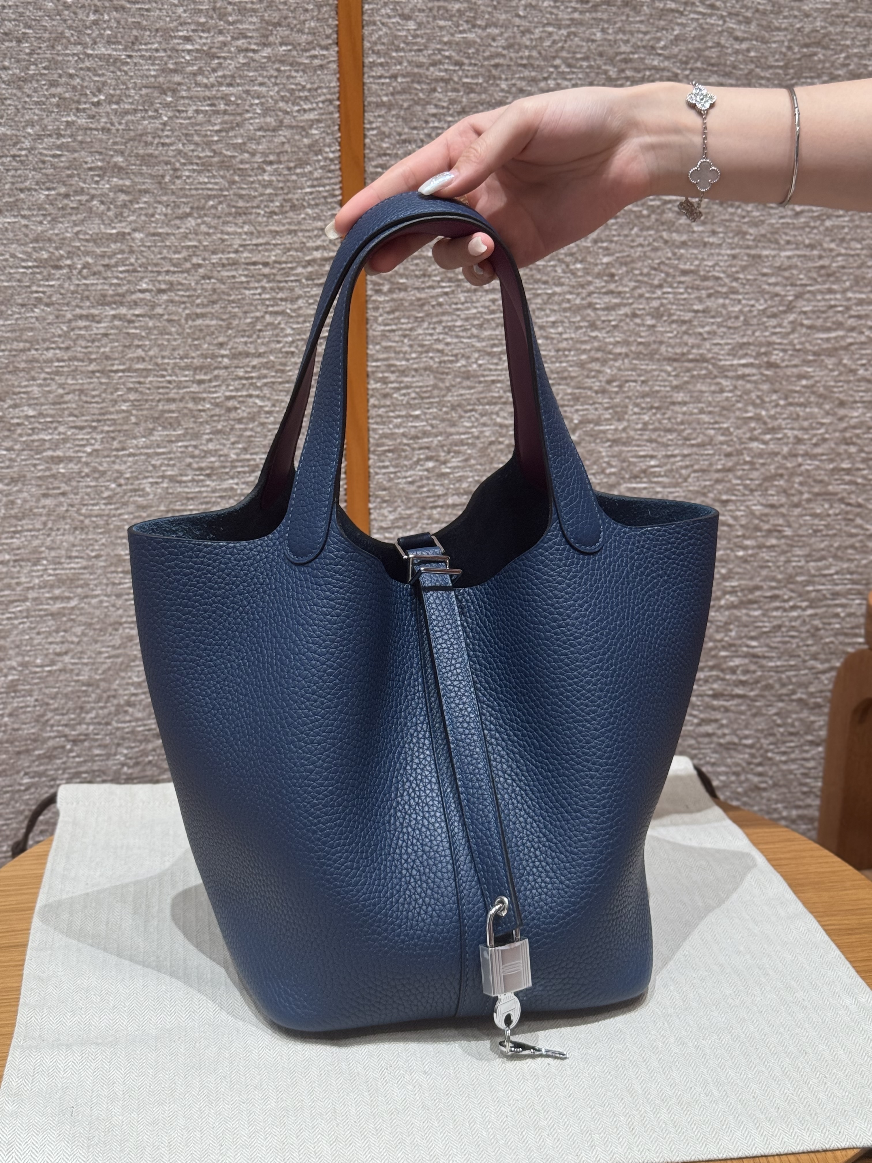 에르메스 Hermes Picotin lock 22cm clemence and Swift S4 Deep Blue and P9 Anemone/silver