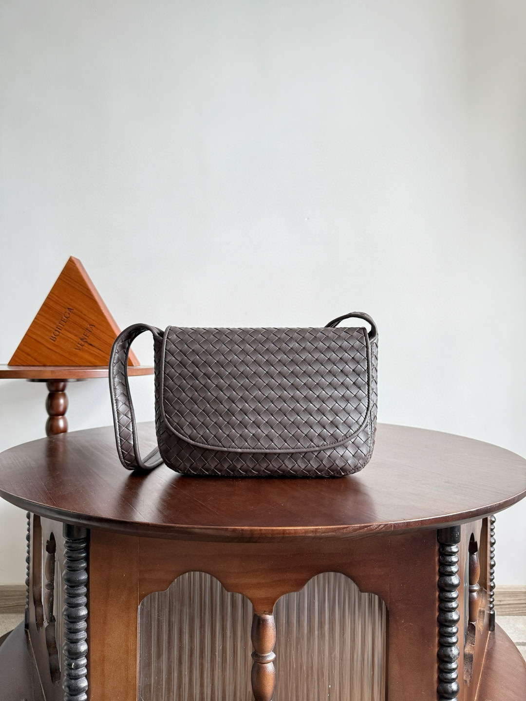 보테가 베네타 Bottega Veneta 843836 Veneto Flap 25cm