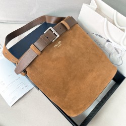 프라다 Prada 1BE085 버클 벨트 스웨이드 버킷 백 29cm
