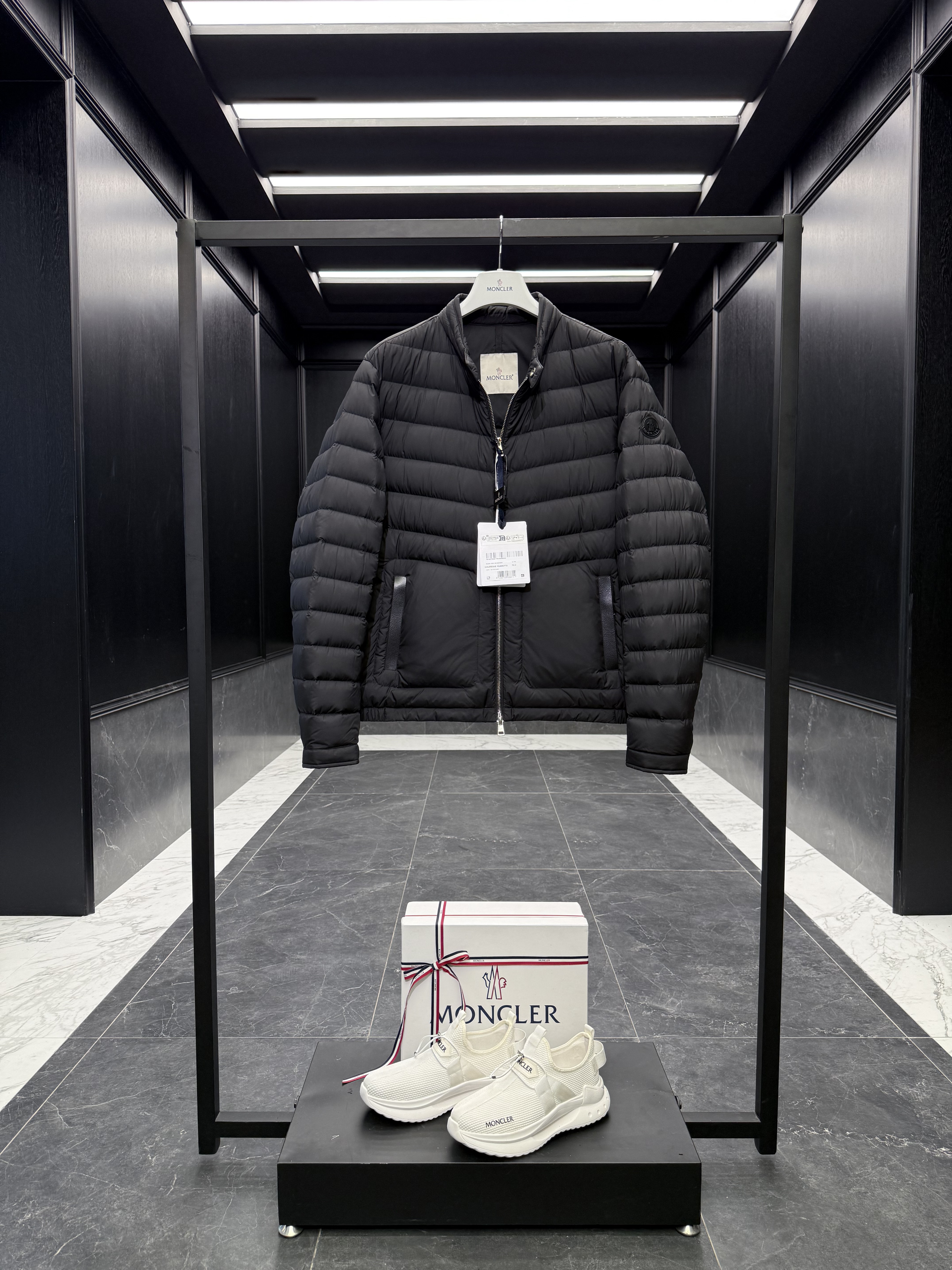 몽클레어 Moncler Maurienne 다운재킷。