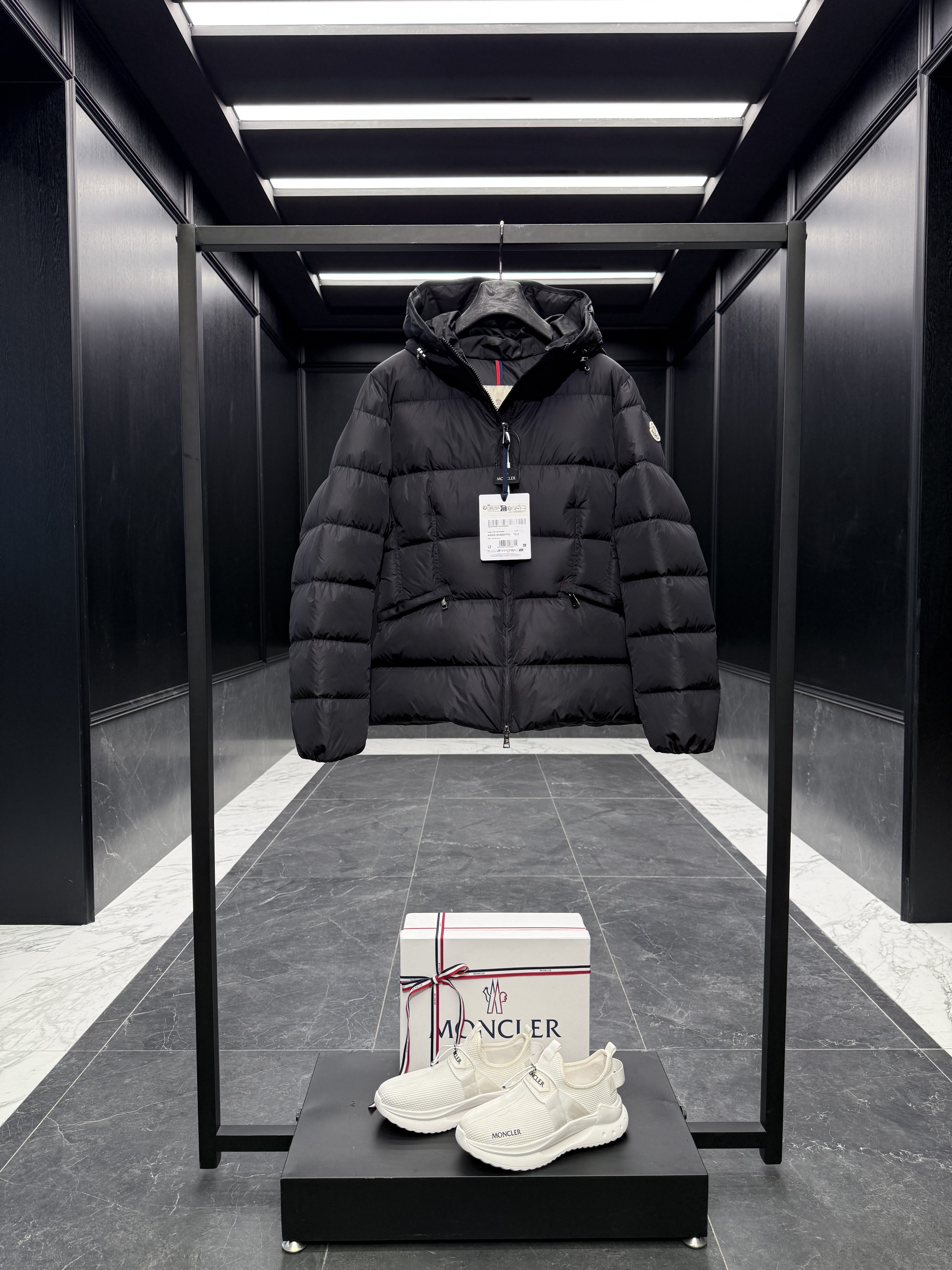 몽클레어 Moncler Laichefur 다운재킷。