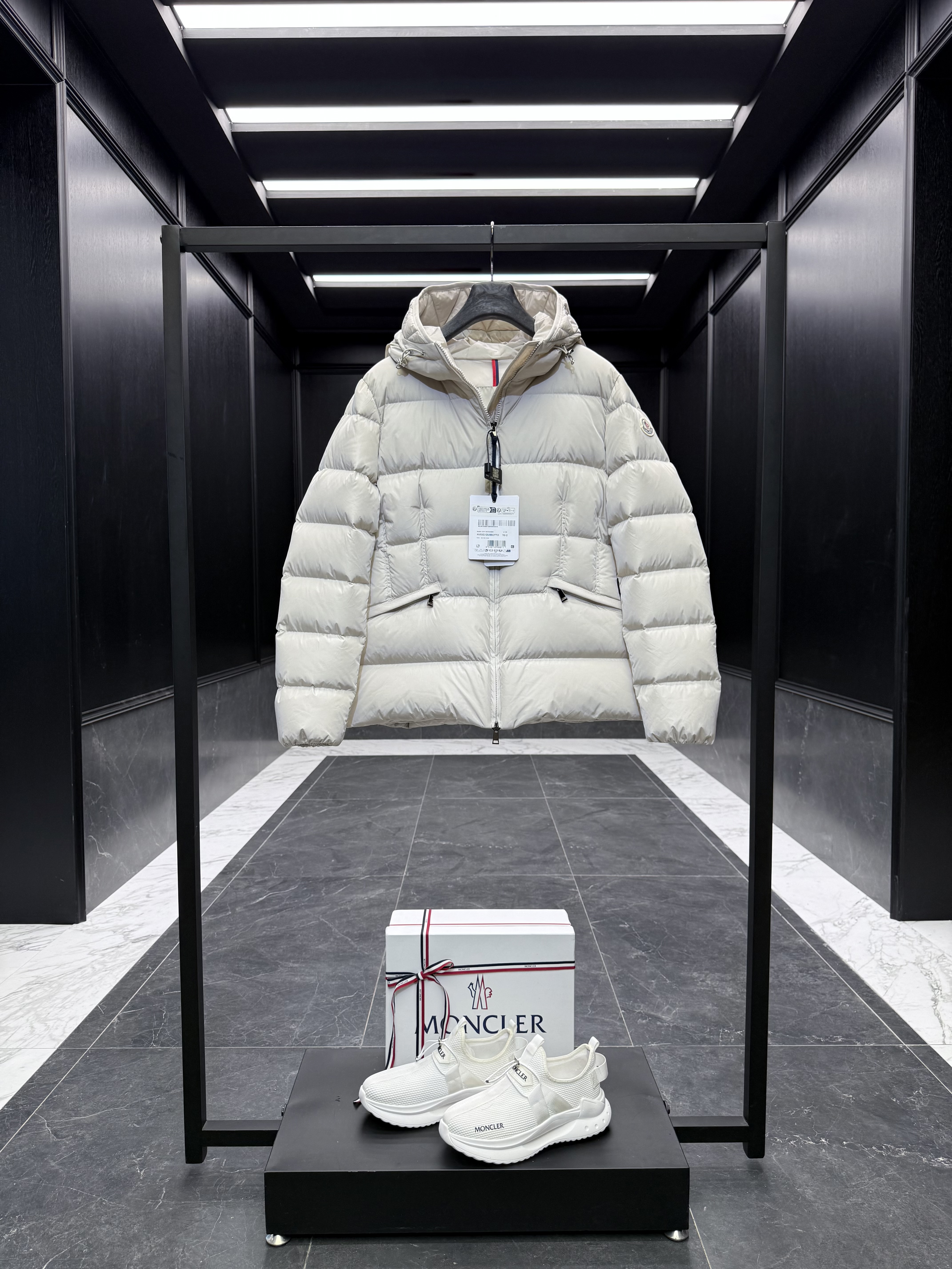 몽클레어 Moncler Laichefur 다운재킷。