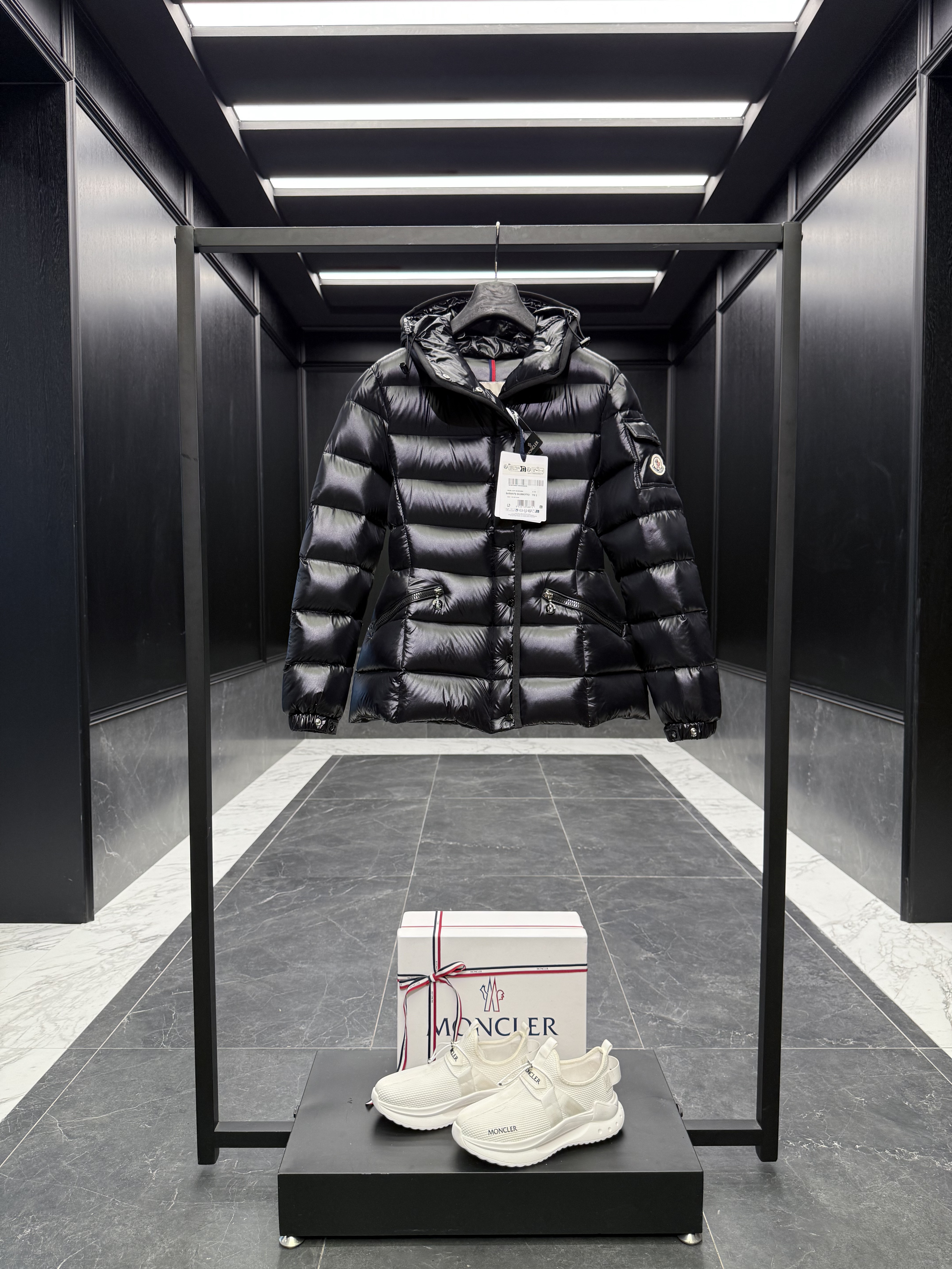 몽클레어 Moncler Barante    다운재킷.