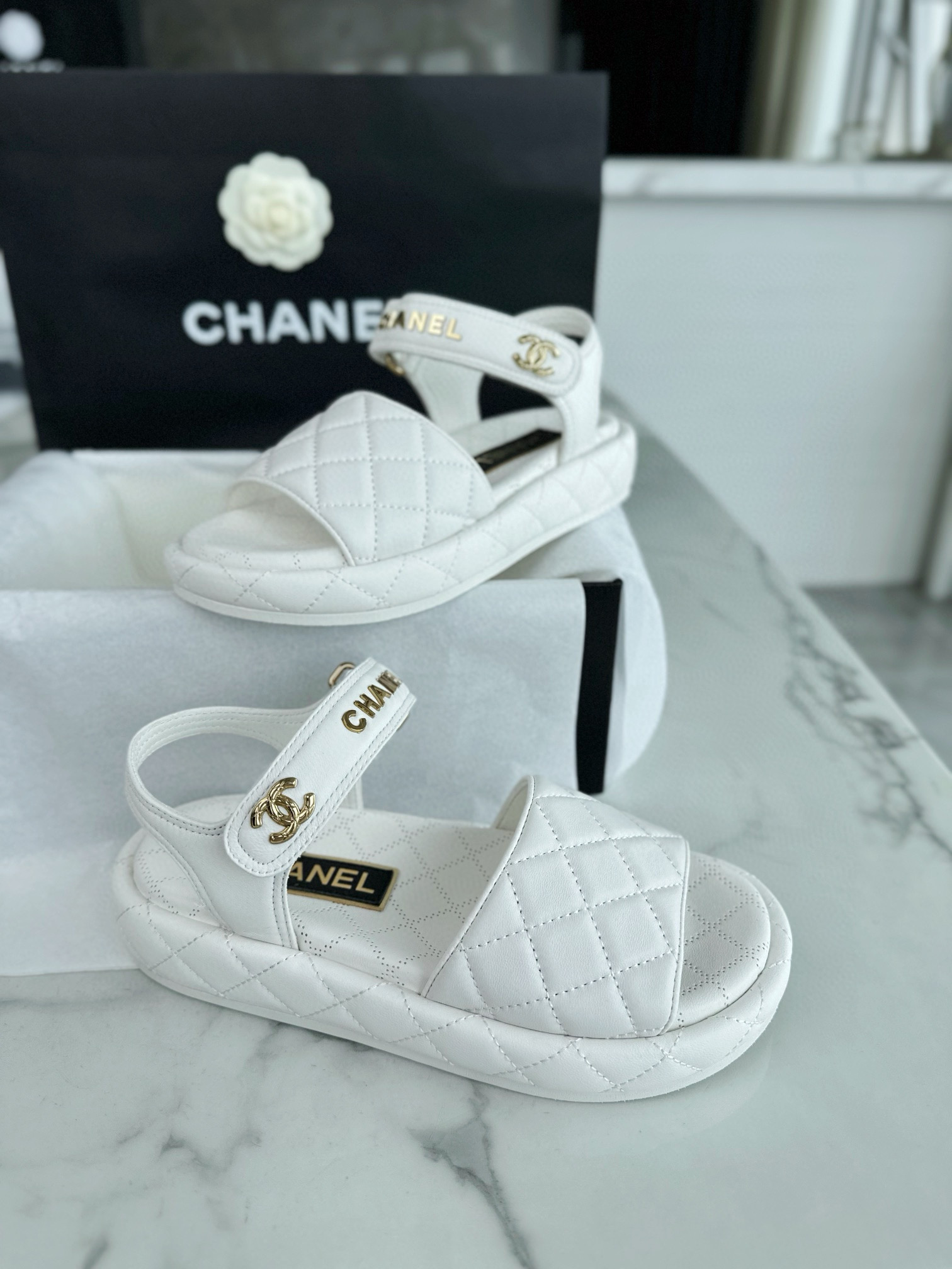 샤넬 CHANEL 24C 샌들 White