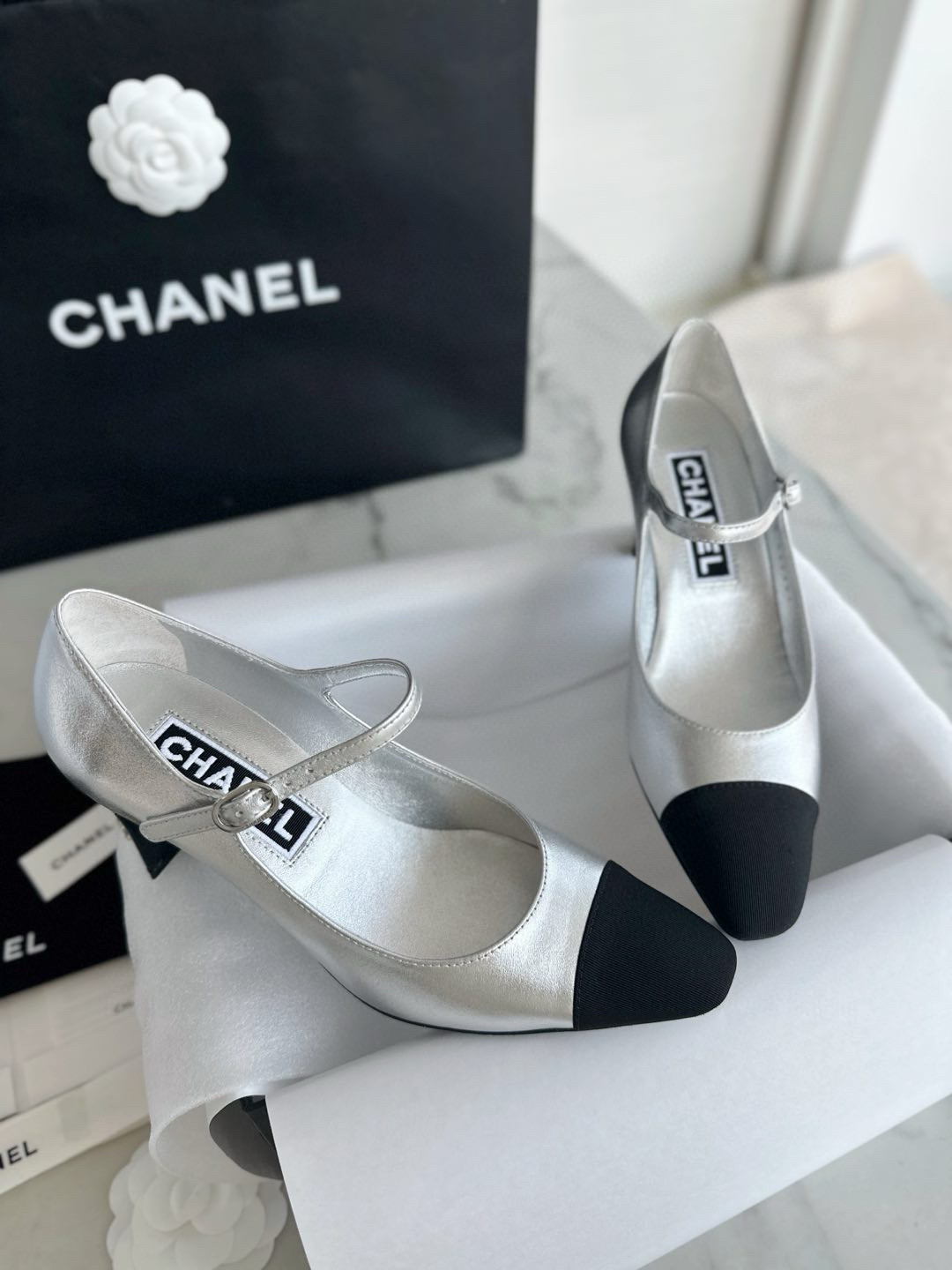 샤넬 CHANEL 24P G45483 메리제인 슈즈 silver