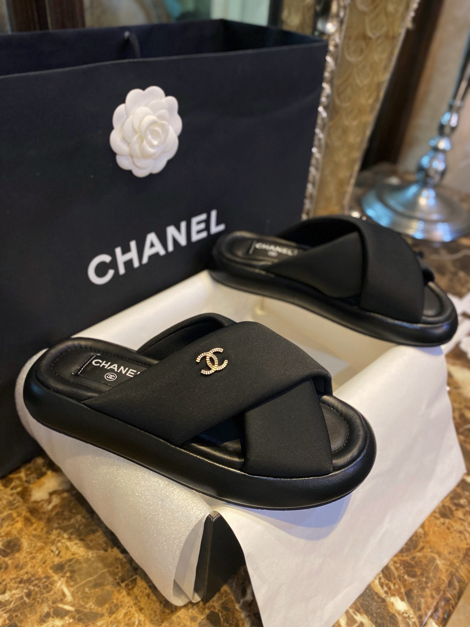 샤넬 CHANEL 22S G38864 Mules 샌들 패브릭 Black