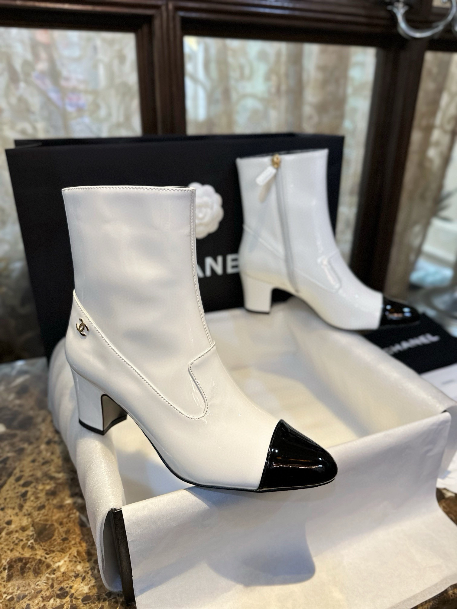 샤넬 CHANEL 23B 쇼트 부츠 White