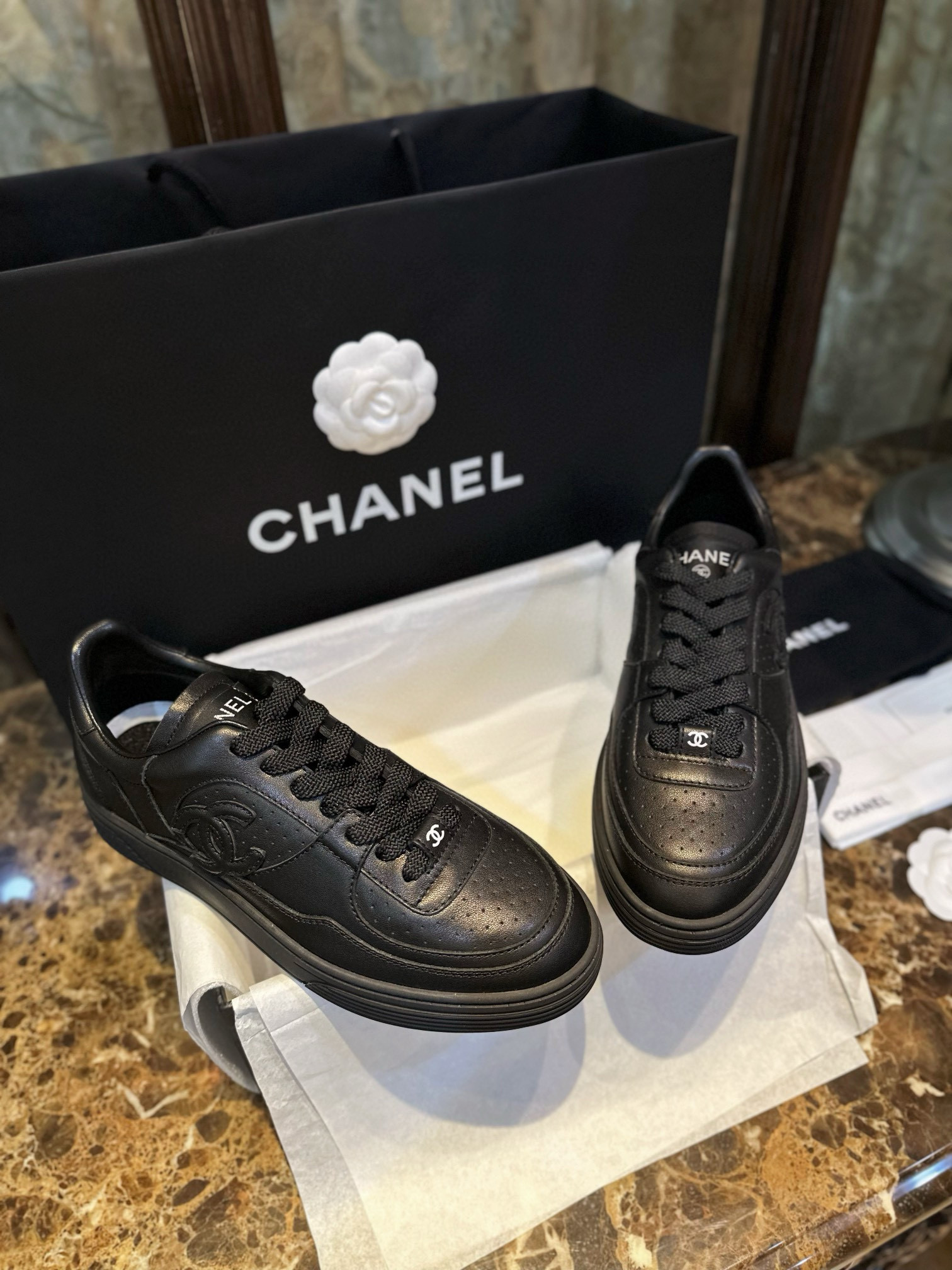 샤넬 CHANEL 23A G45079 스니커즈 Black