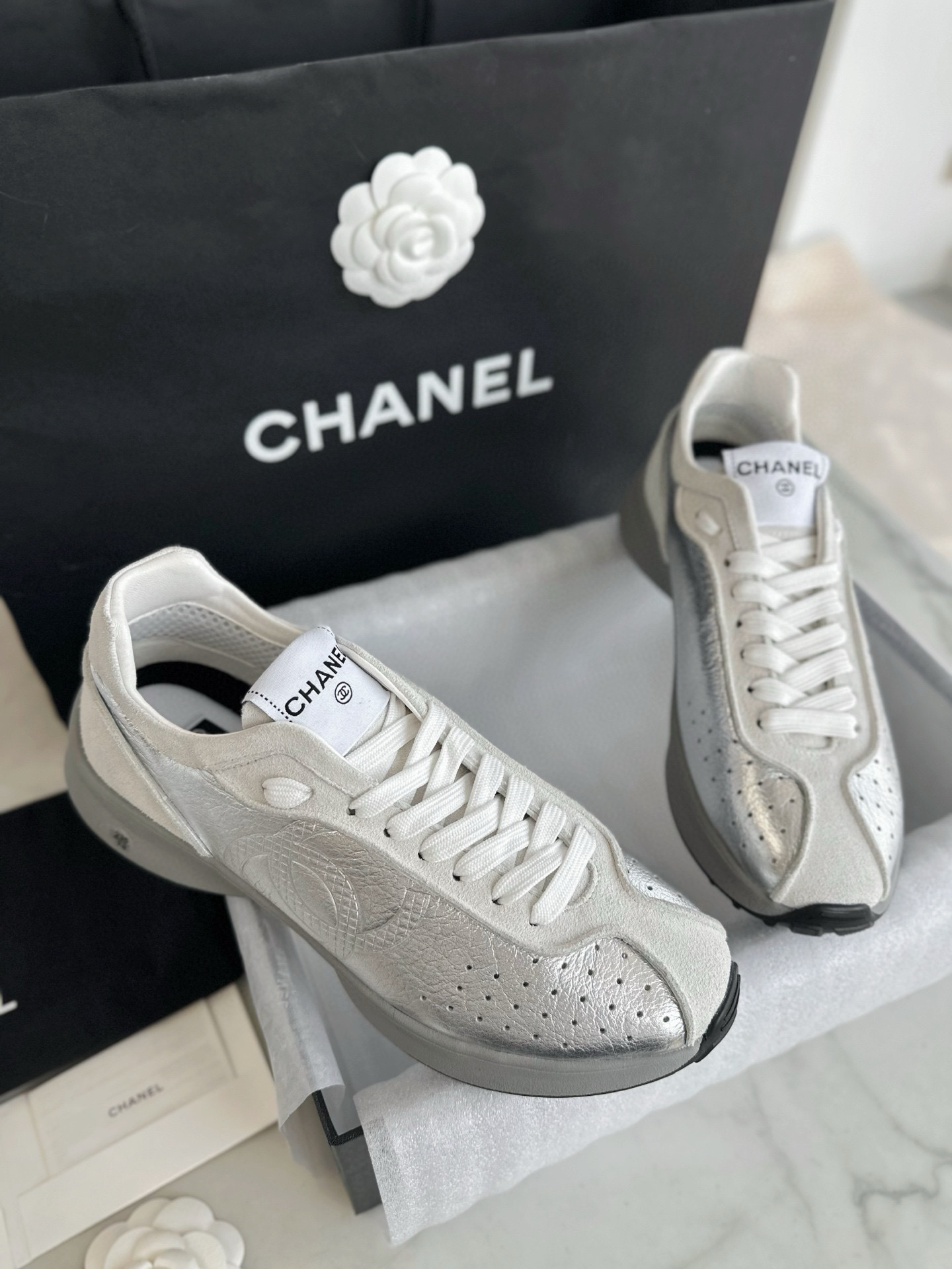 샤넬 CHANEL 25C G46252 스니커즈 silver