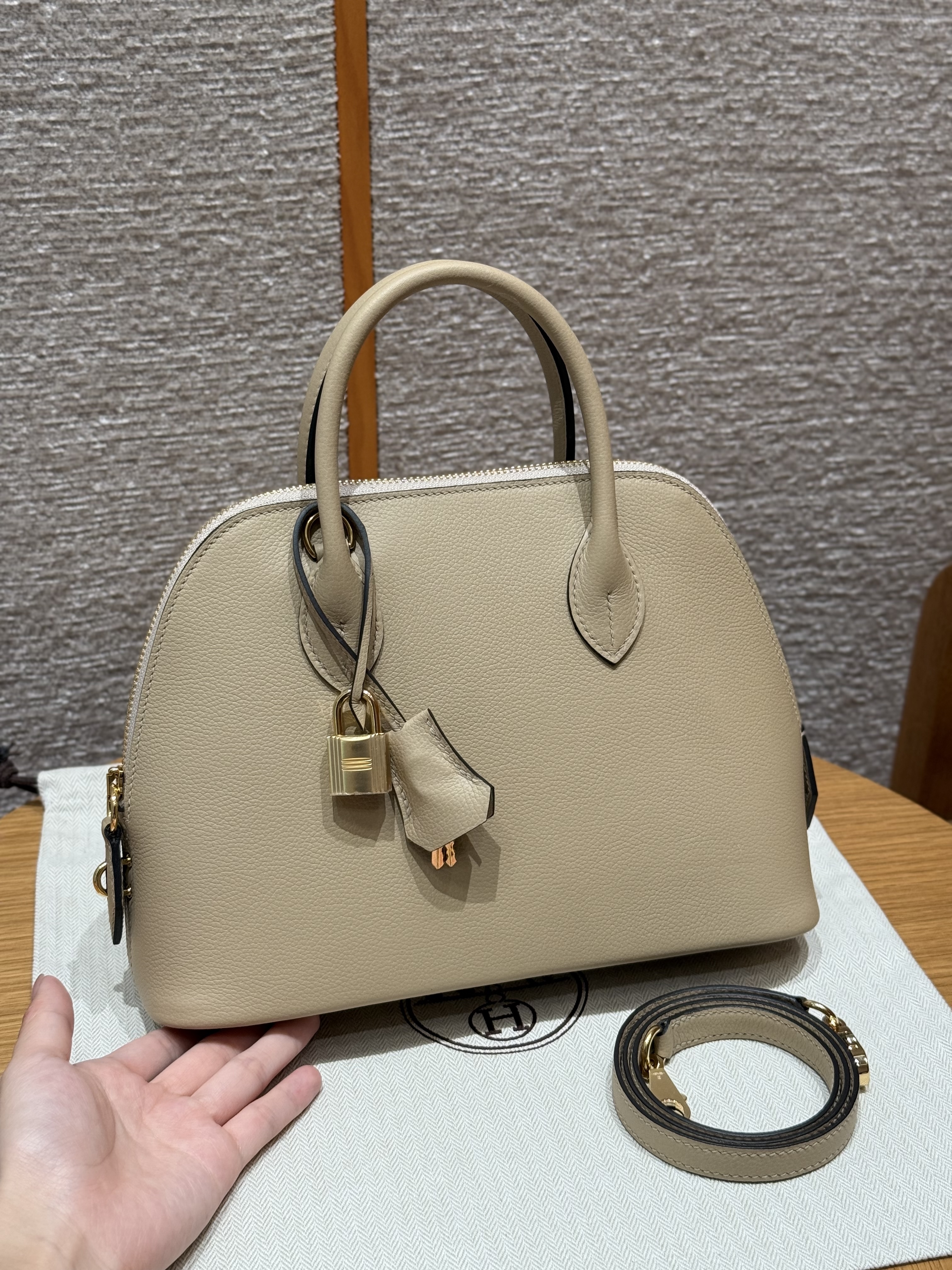 에르메스 Hermes Bolide 25cm evercolor S2 Trench/gold