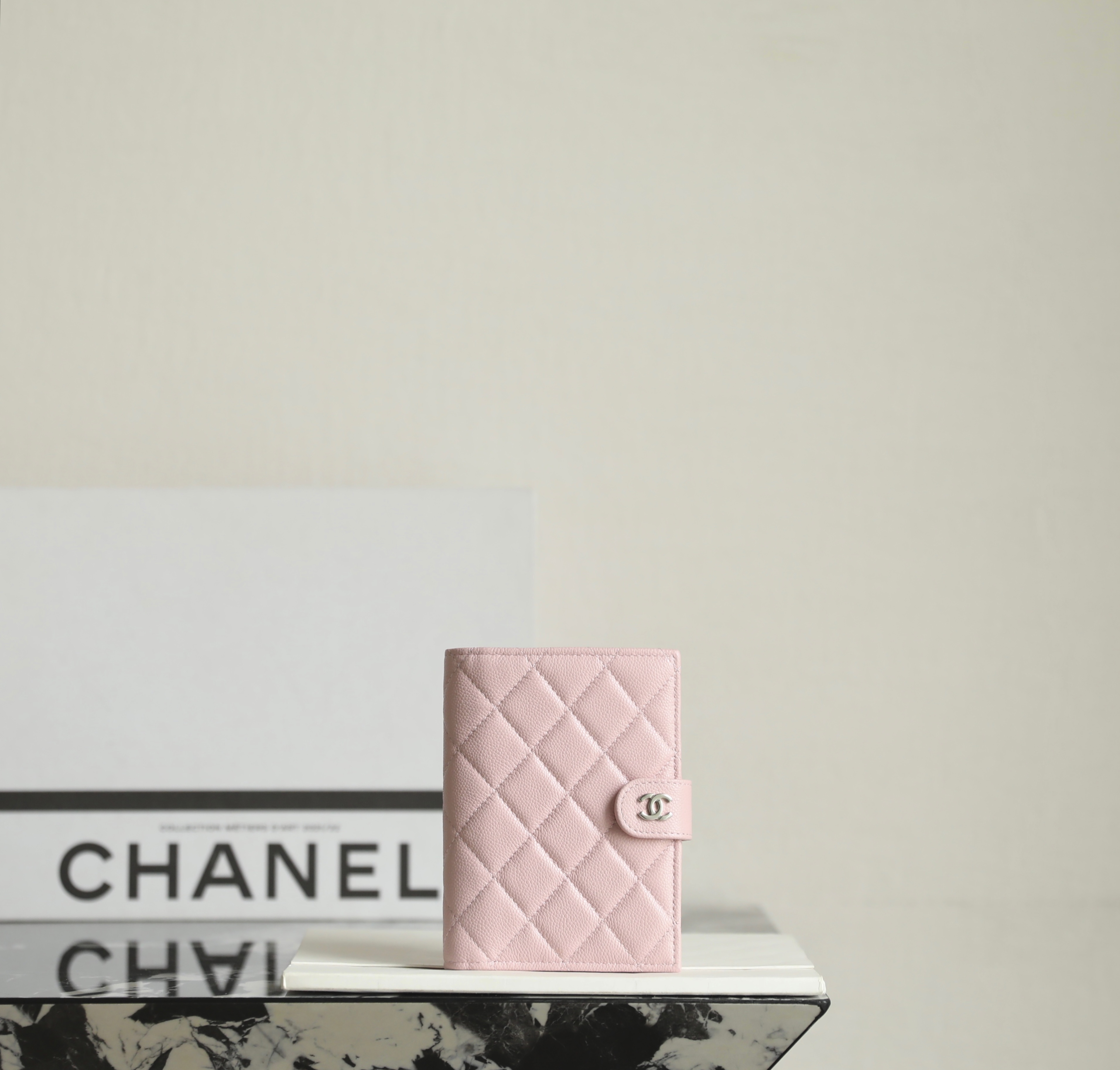 샤넬 Chanel Passport Holder C-55 Pink