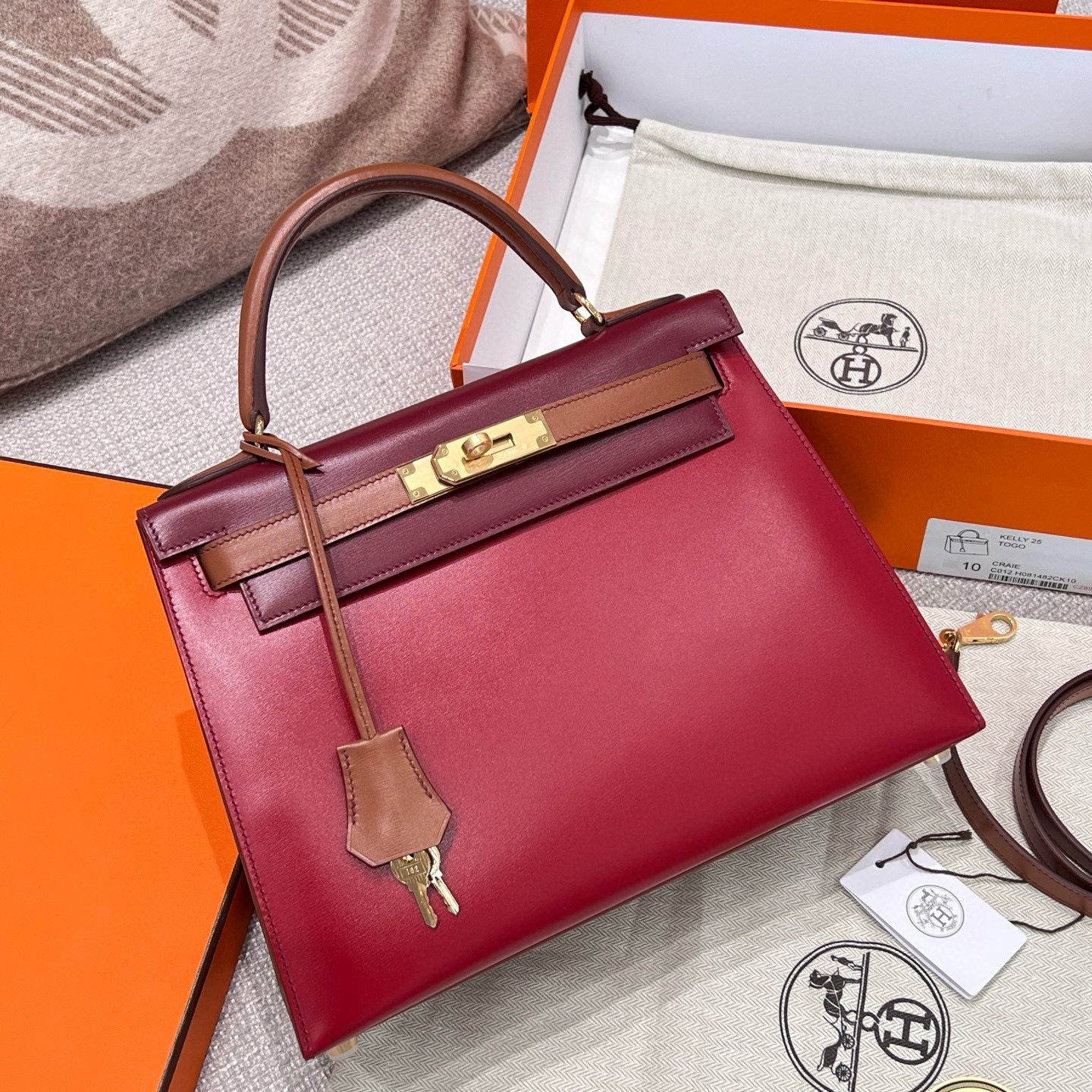 에르메스 Hermes Kelly 28cm Box Q5 Rouge Casaque+55 Rouge H+37 Gold/gold