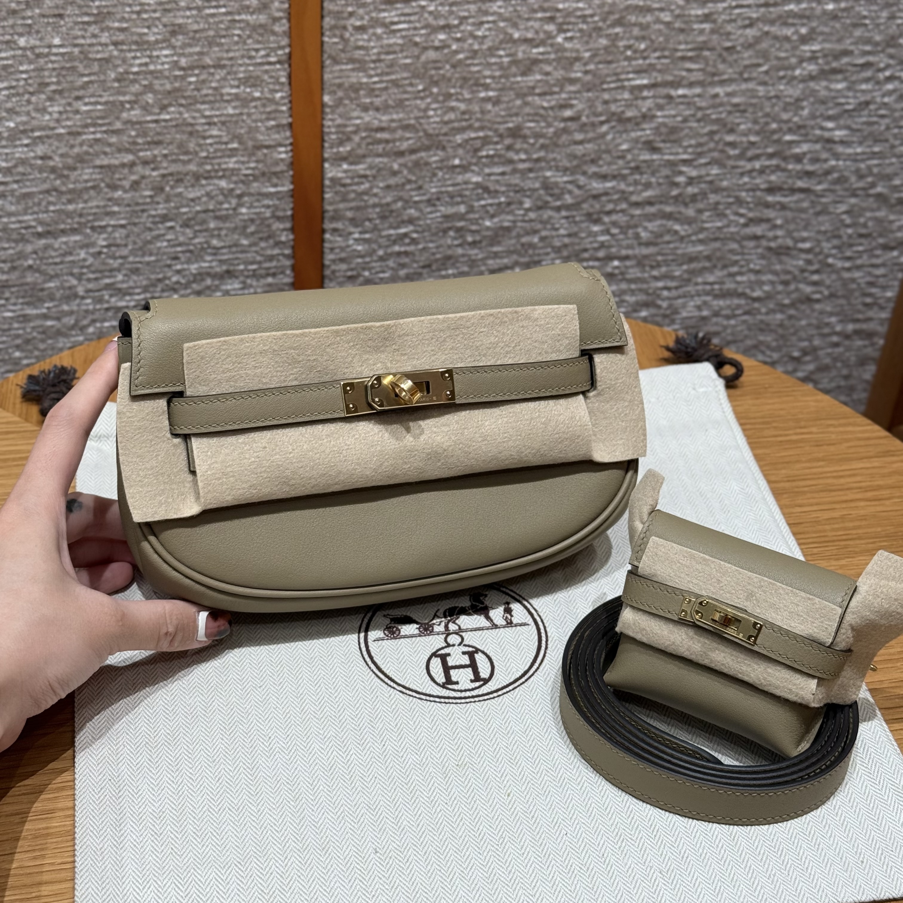 에르메스 Hermes Kelly moove17cm Swift 8Q Beige Marfa/gold