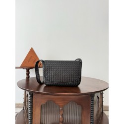 보테가 베네타 Bottega Veneta 843836 Veneto Flap 25cm