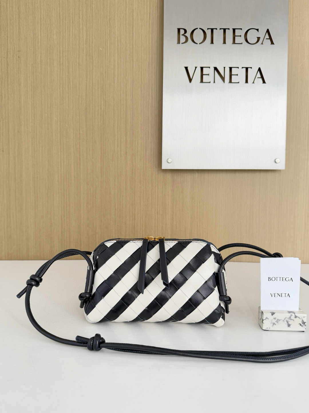 보테가 베네타 Bottega Veneta 794258 Intrecciato Concert Pouch 18.5CM
