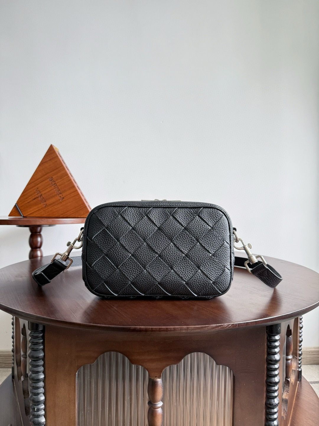 보테가 베네타 Bottega Veneta 755923 Intrecciato Camera Bag 24.5CM