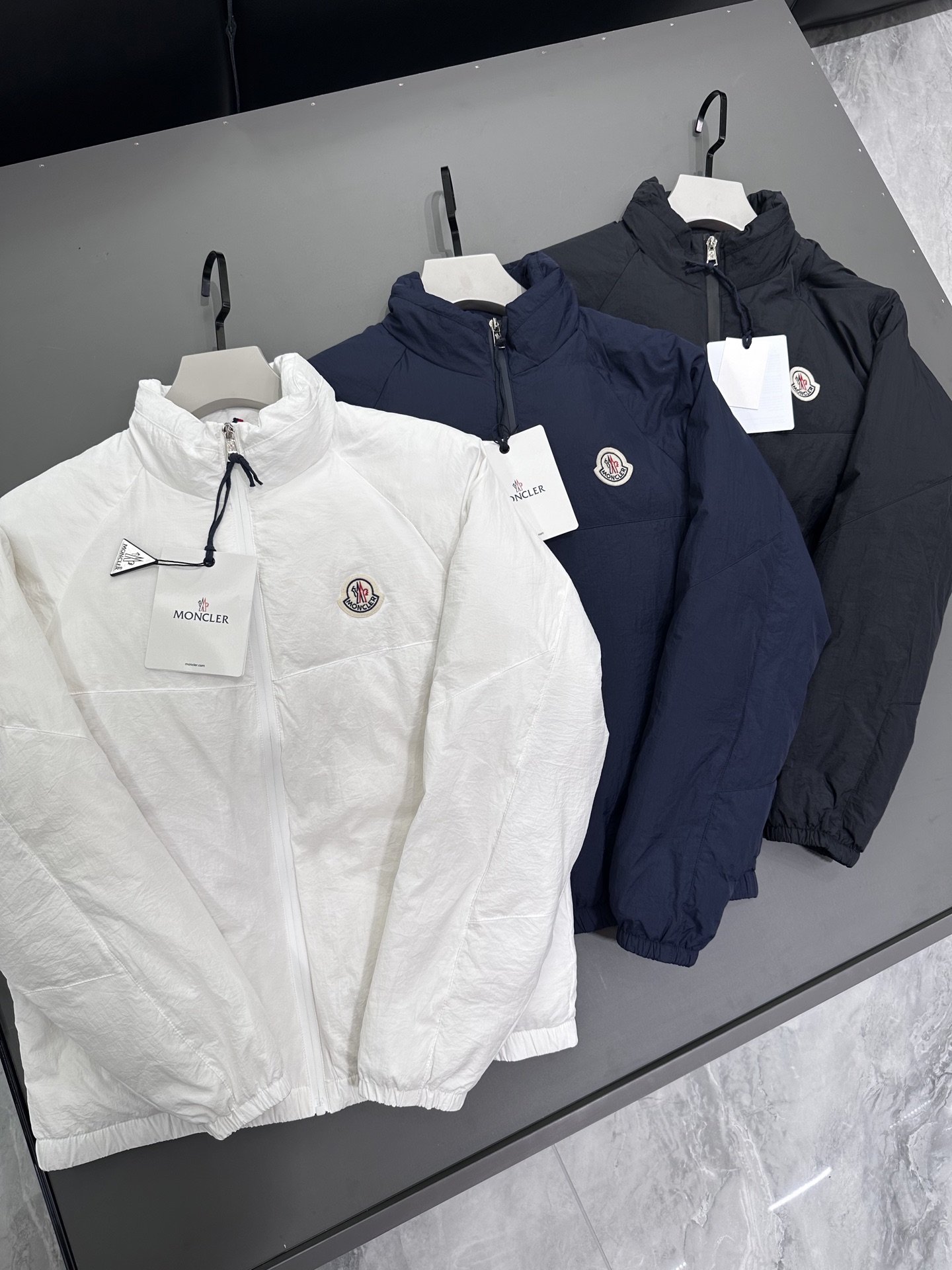 몽클레어 Moncler 다운재킷。